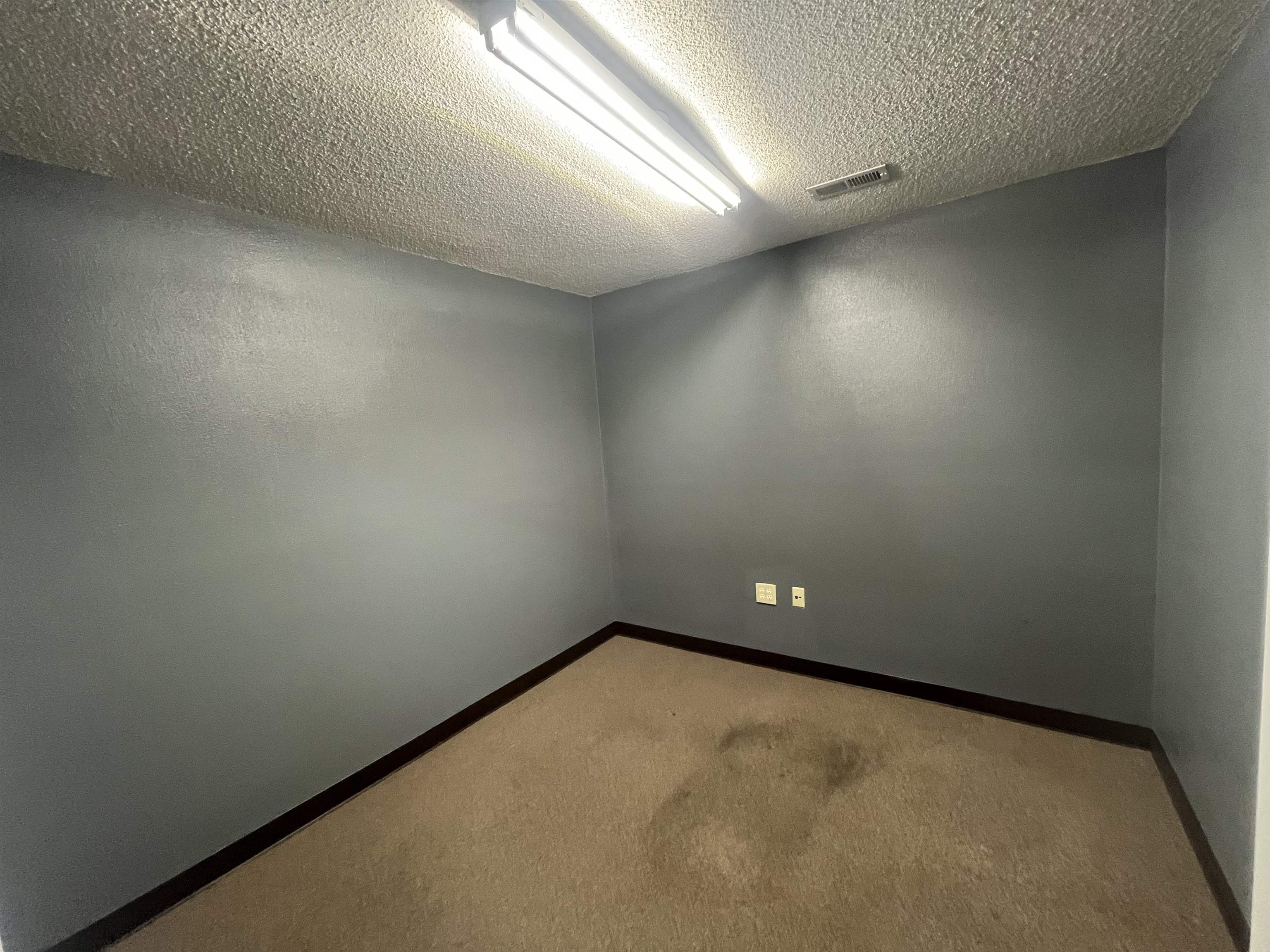 611 S Emporia Property Photo 19