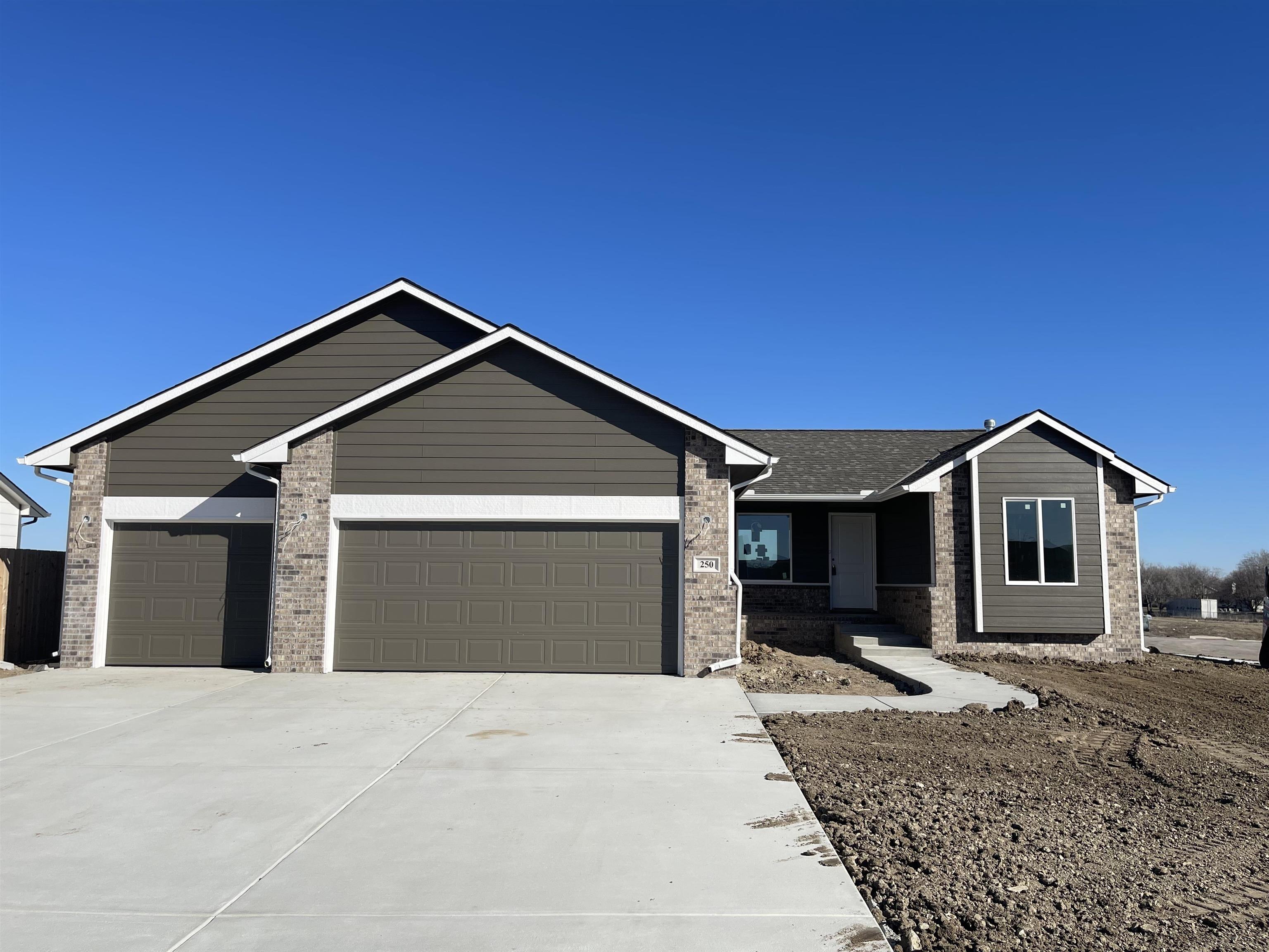 250 W Dusk Property Photo