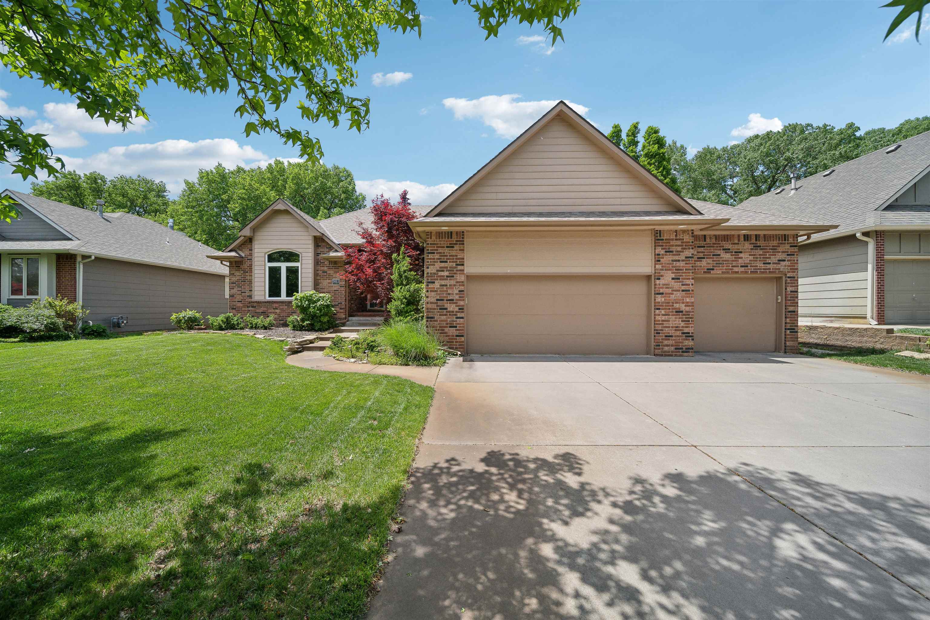 3011 N Wild Rose St Property Photo 1
