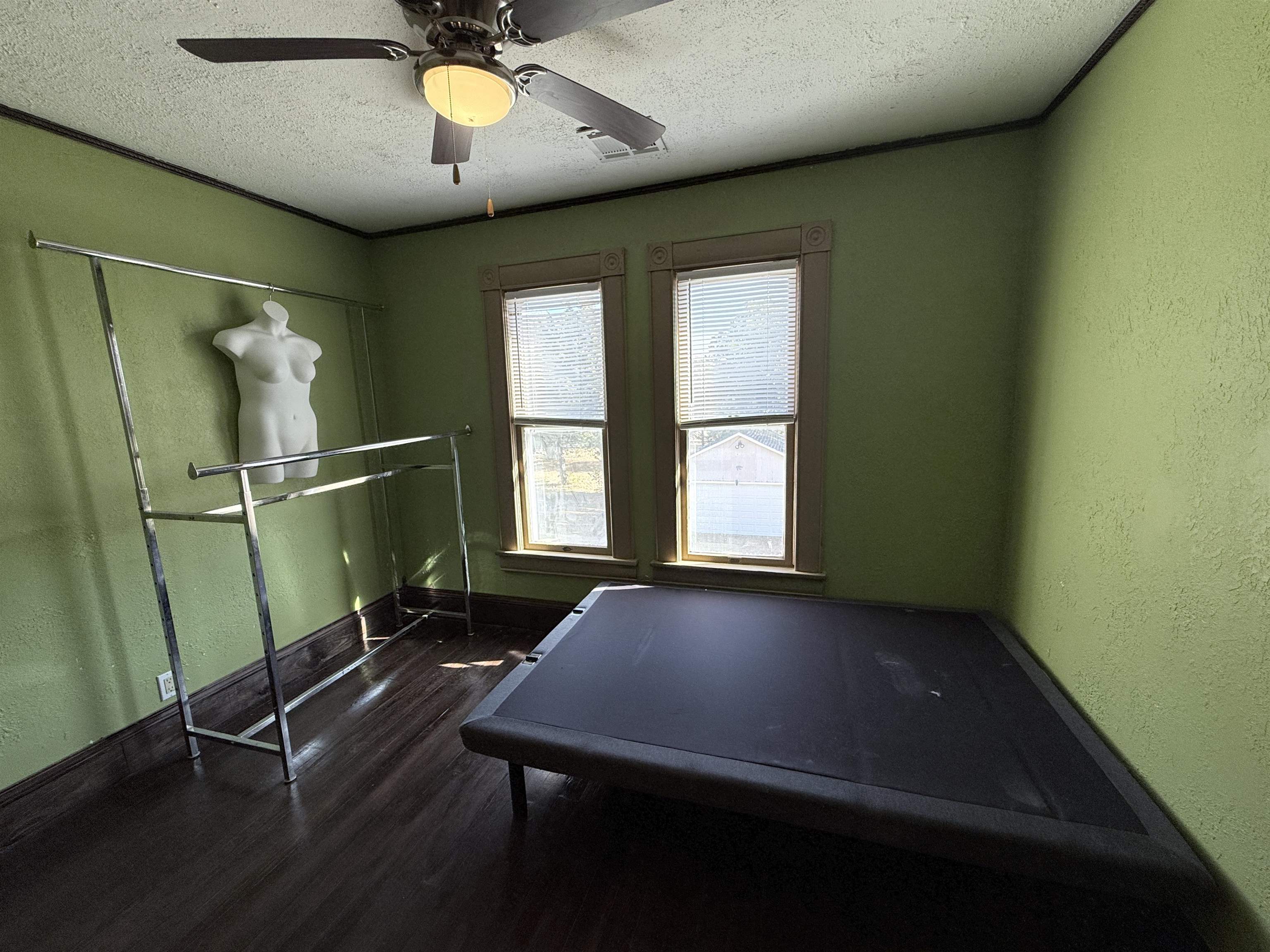 405 Main Property Photo 12