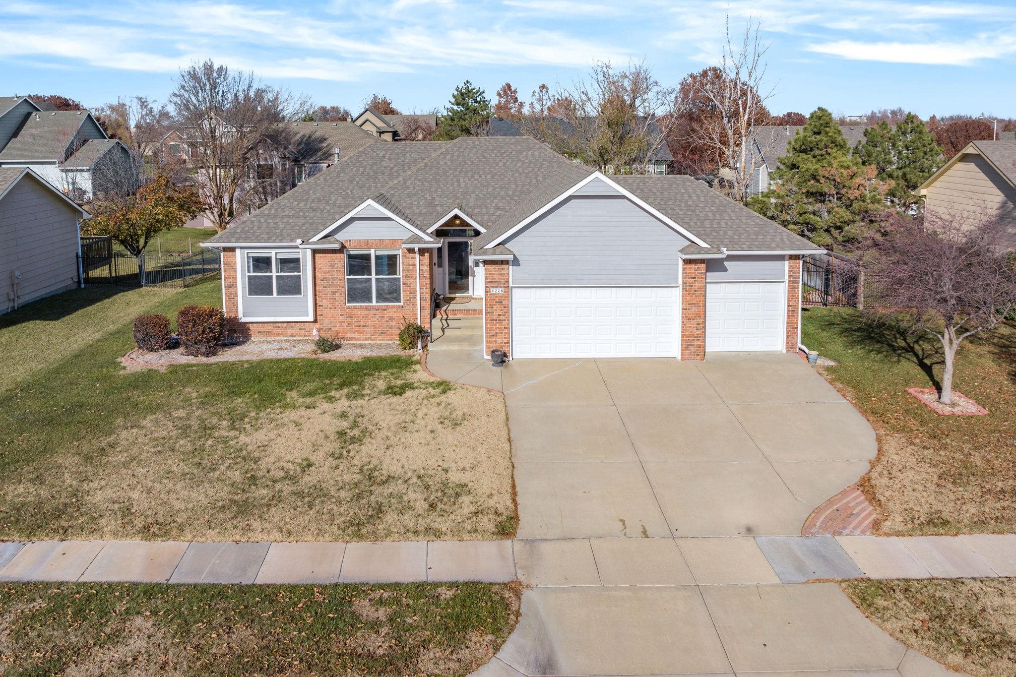 11228 E Tipperary Property Photo 1