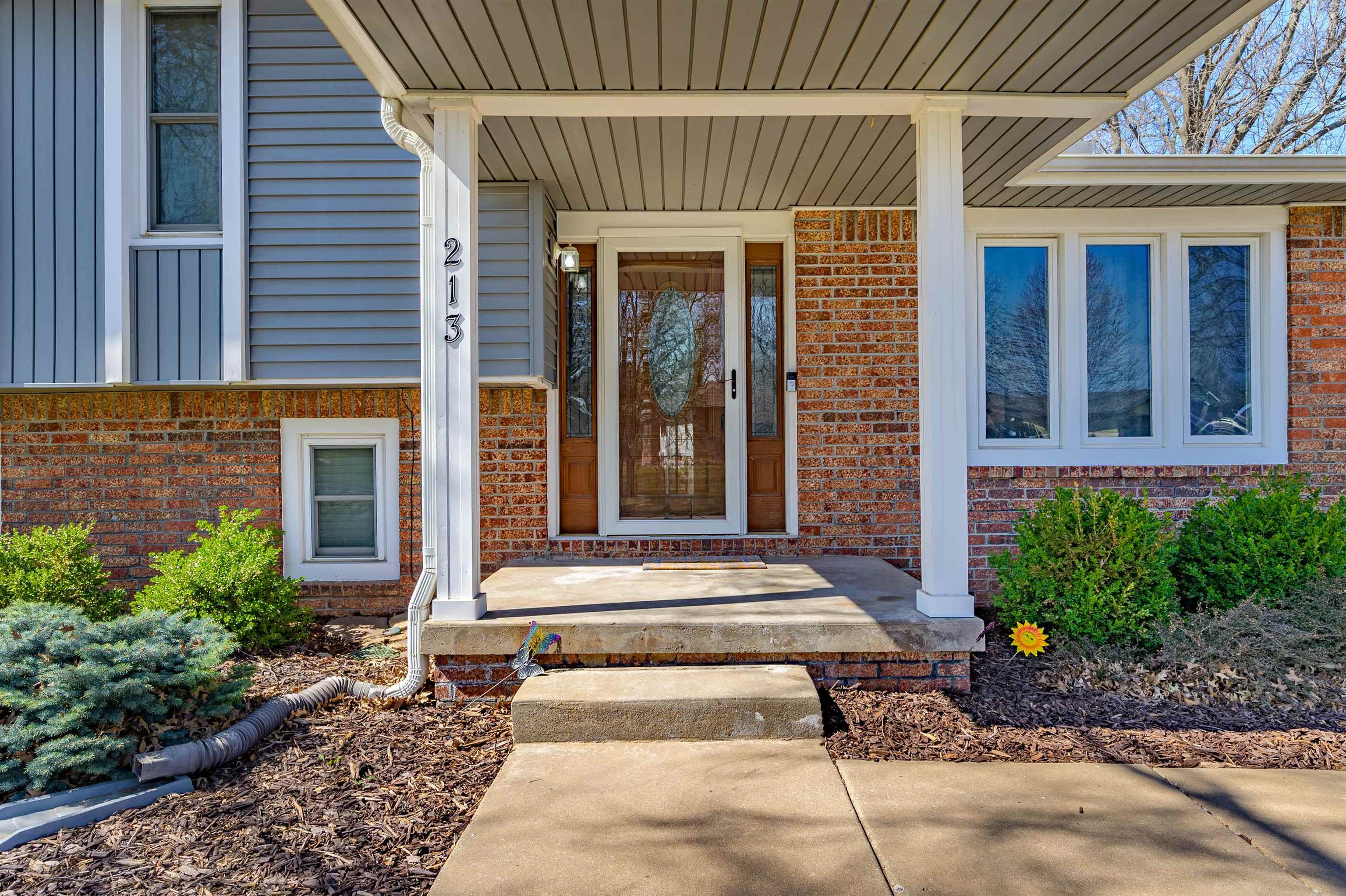 213 Timberlane Ct Property Photo