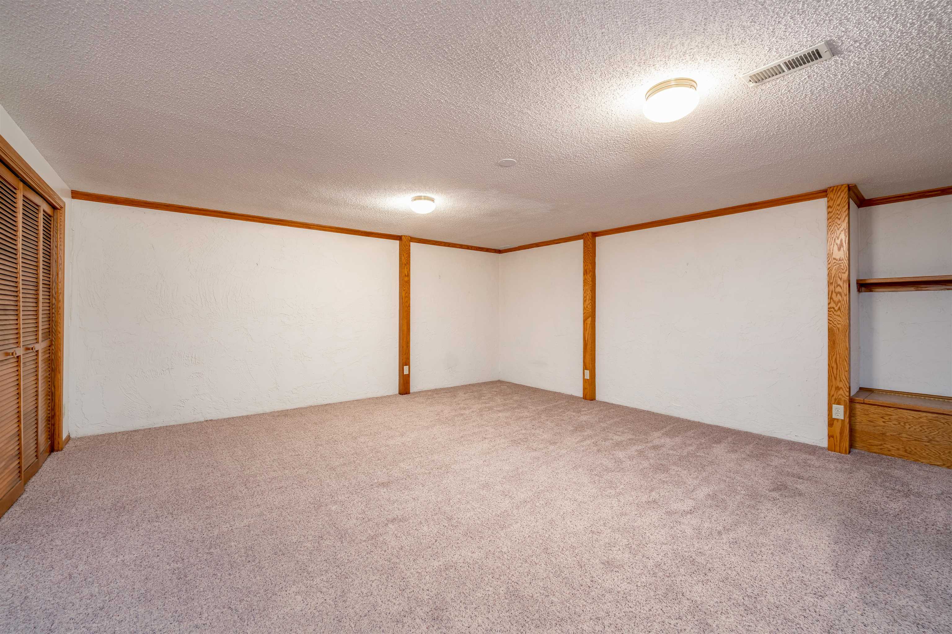 301 S Rock Rd Property Photo 24