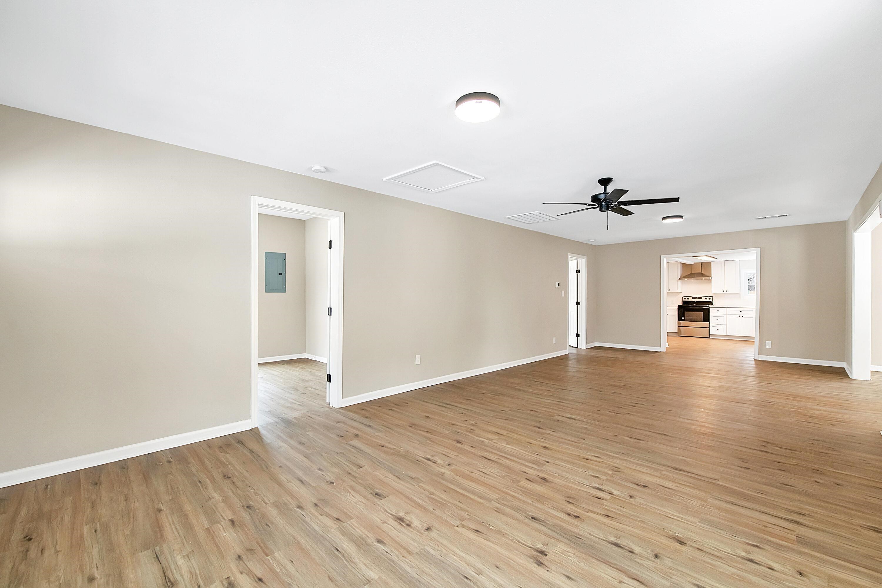 318 S Cranmer St Property Photo 7