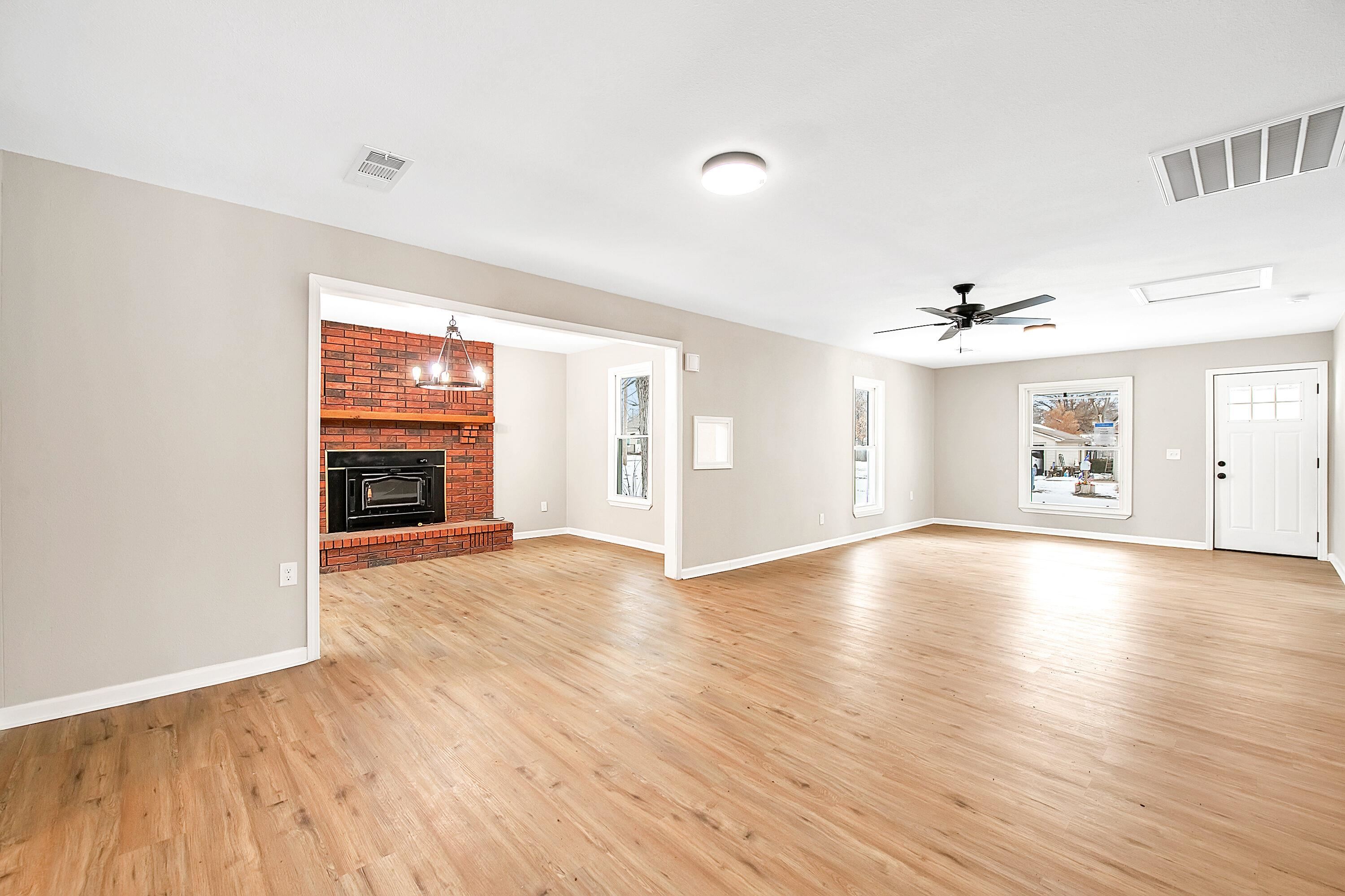 318 S Cranmer St Property Photo 8