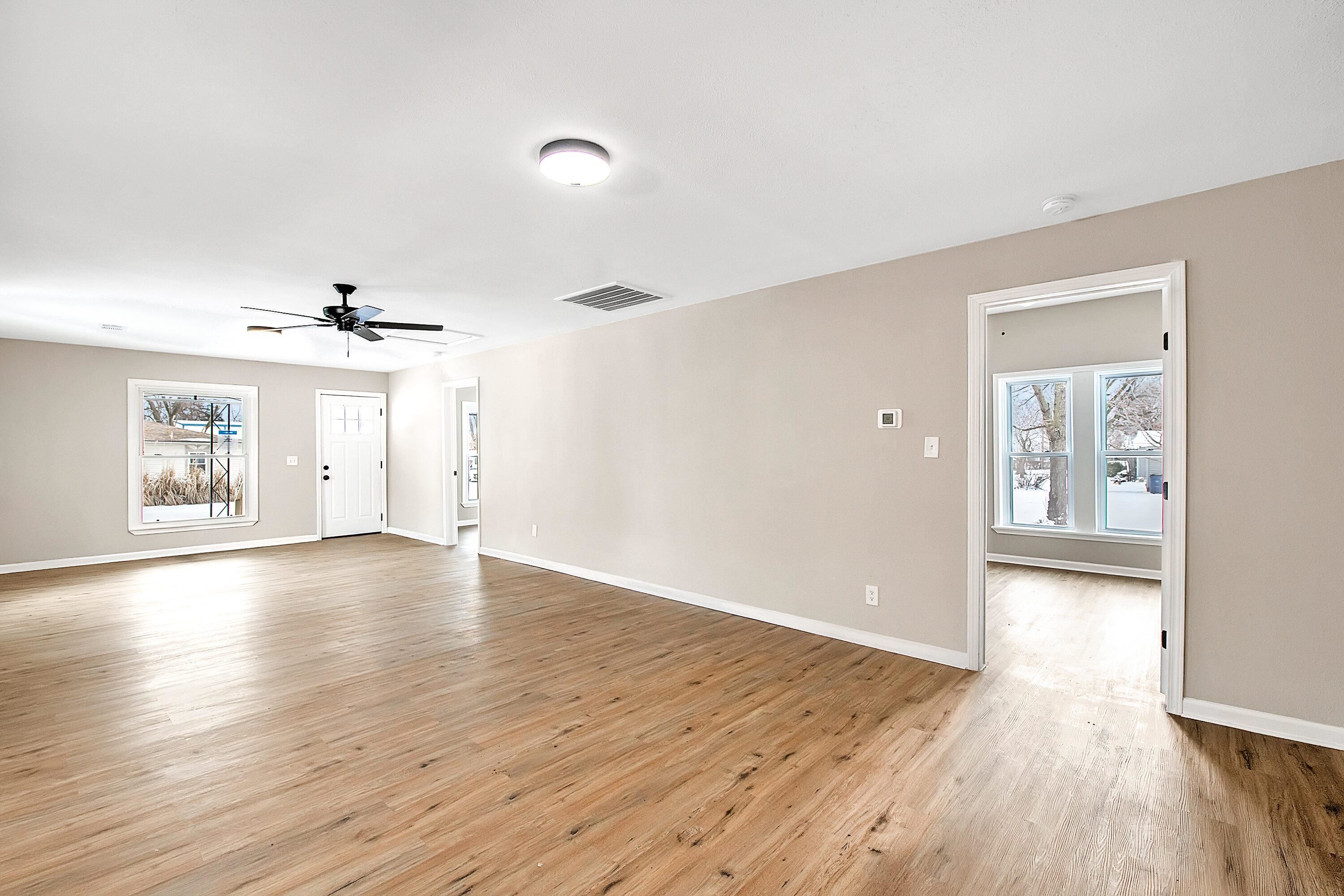 318 S Cranmer St Property Photo 9