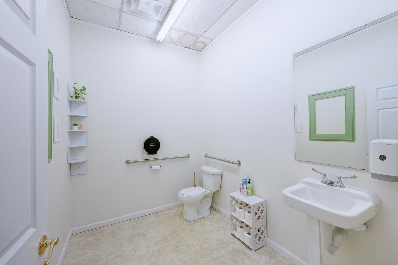 917 Main St Property Photo 18