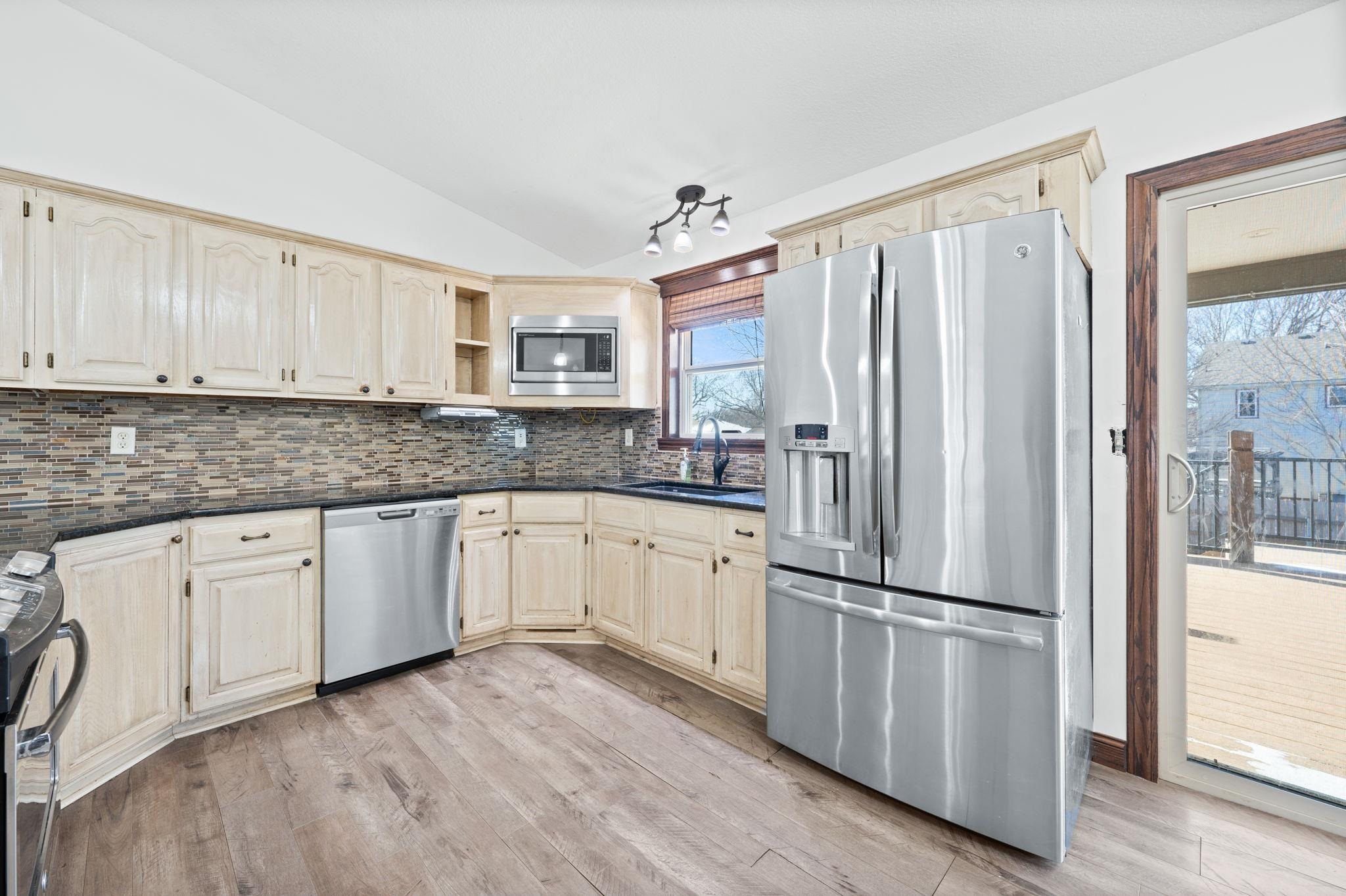 410 N Huntington Rd Property Photo 10