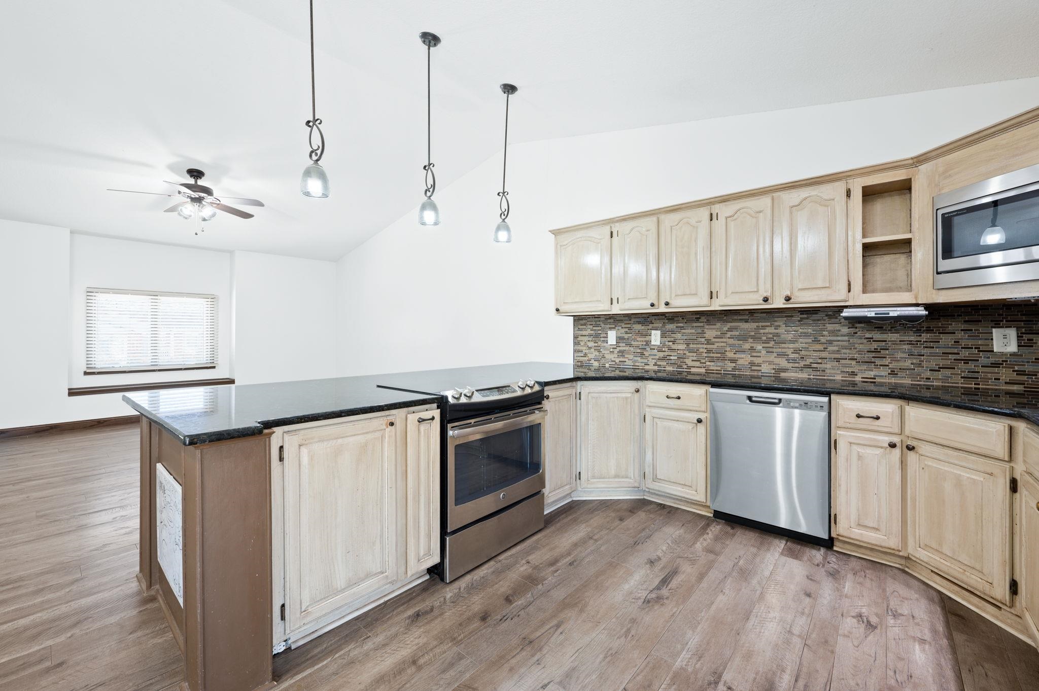 410 N Huntington Rd Property Photo 12