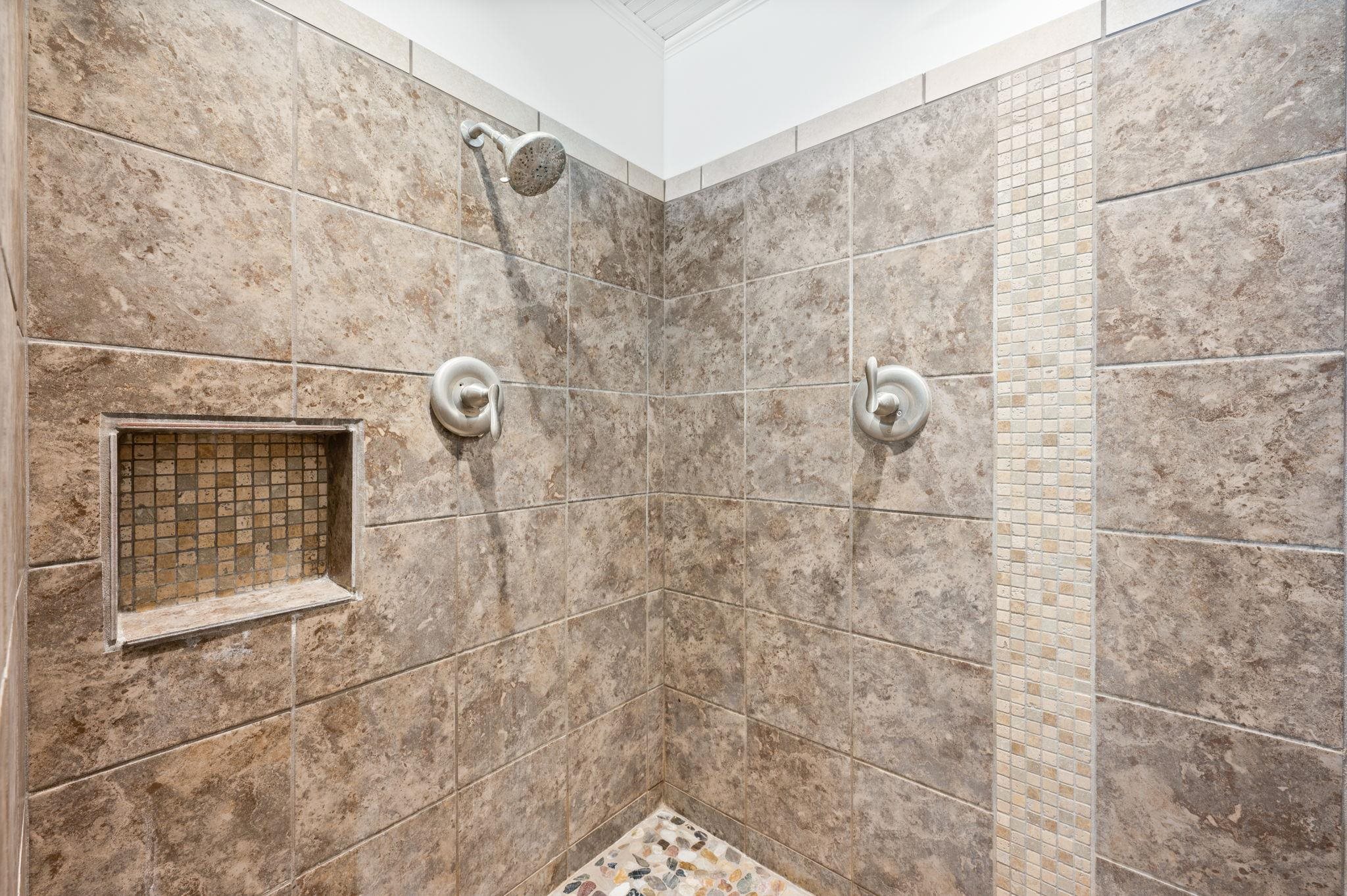 410 N Huntington Rd Property Photo 17