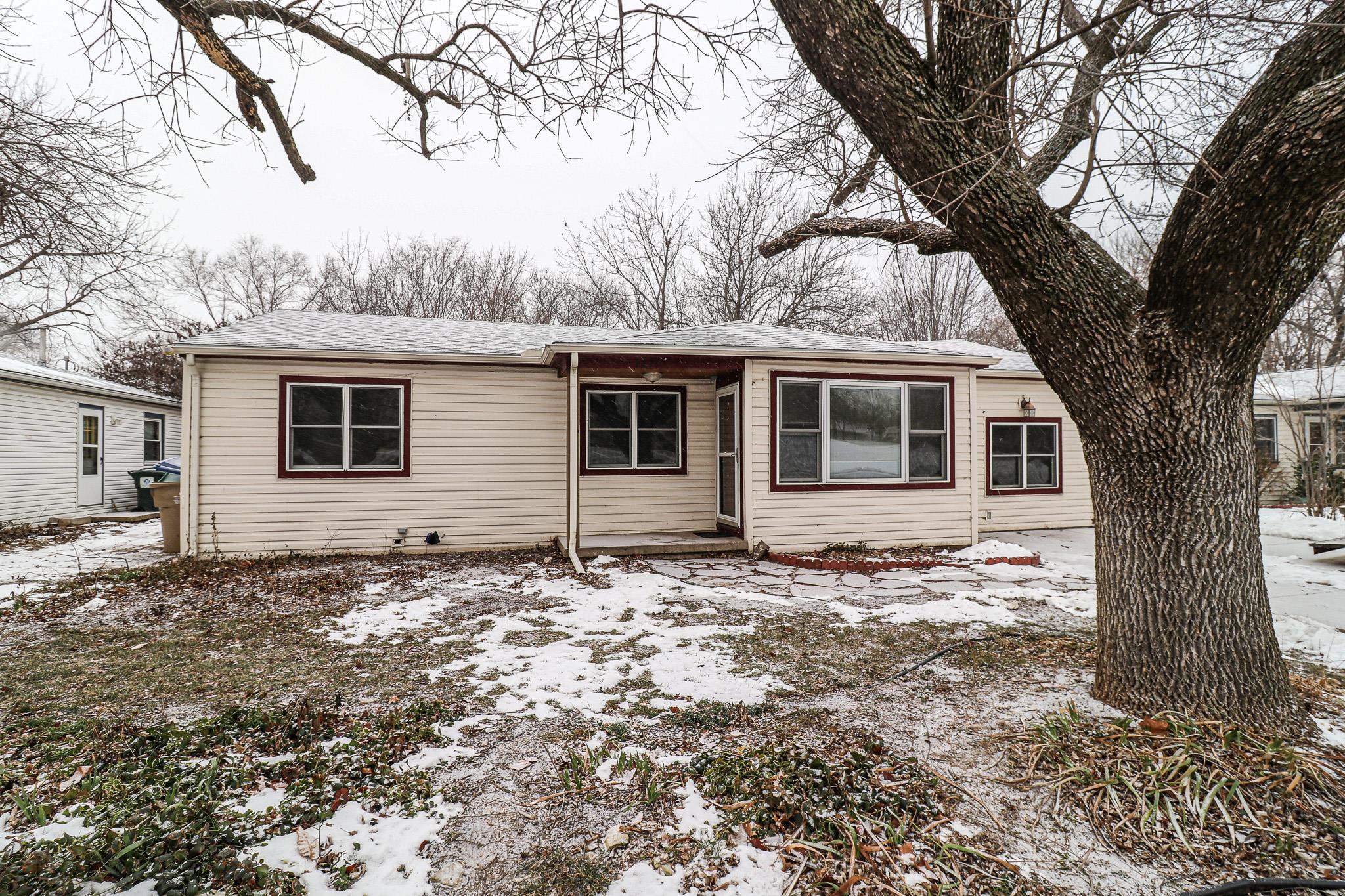 1321 E Ashford Property Photo