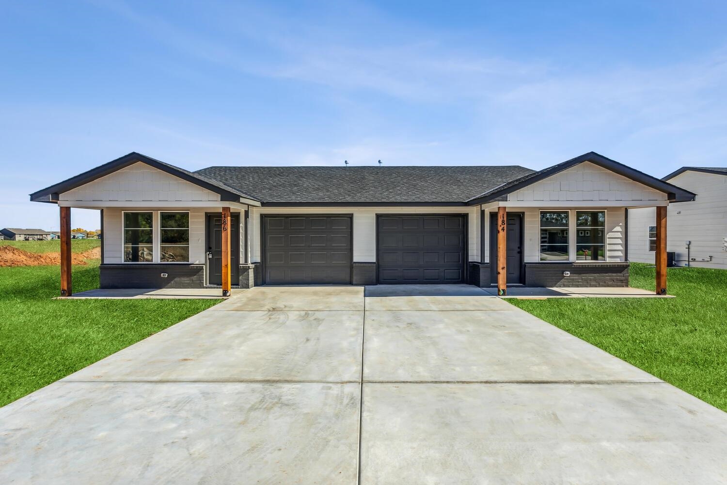 178 N Indian Lakes Dr Property Photo 1