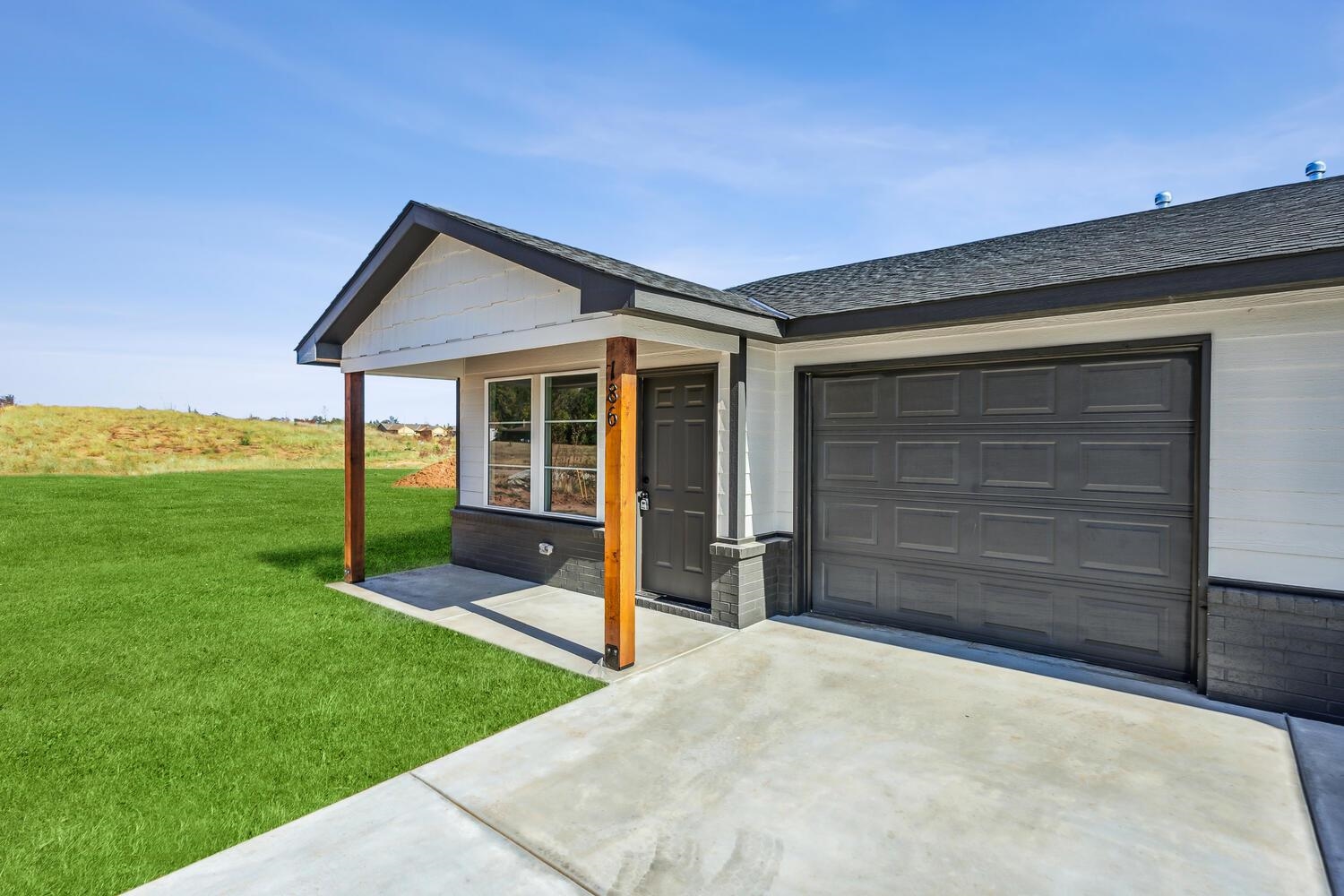 178 N Indian Lakes Dr Property Photo 2