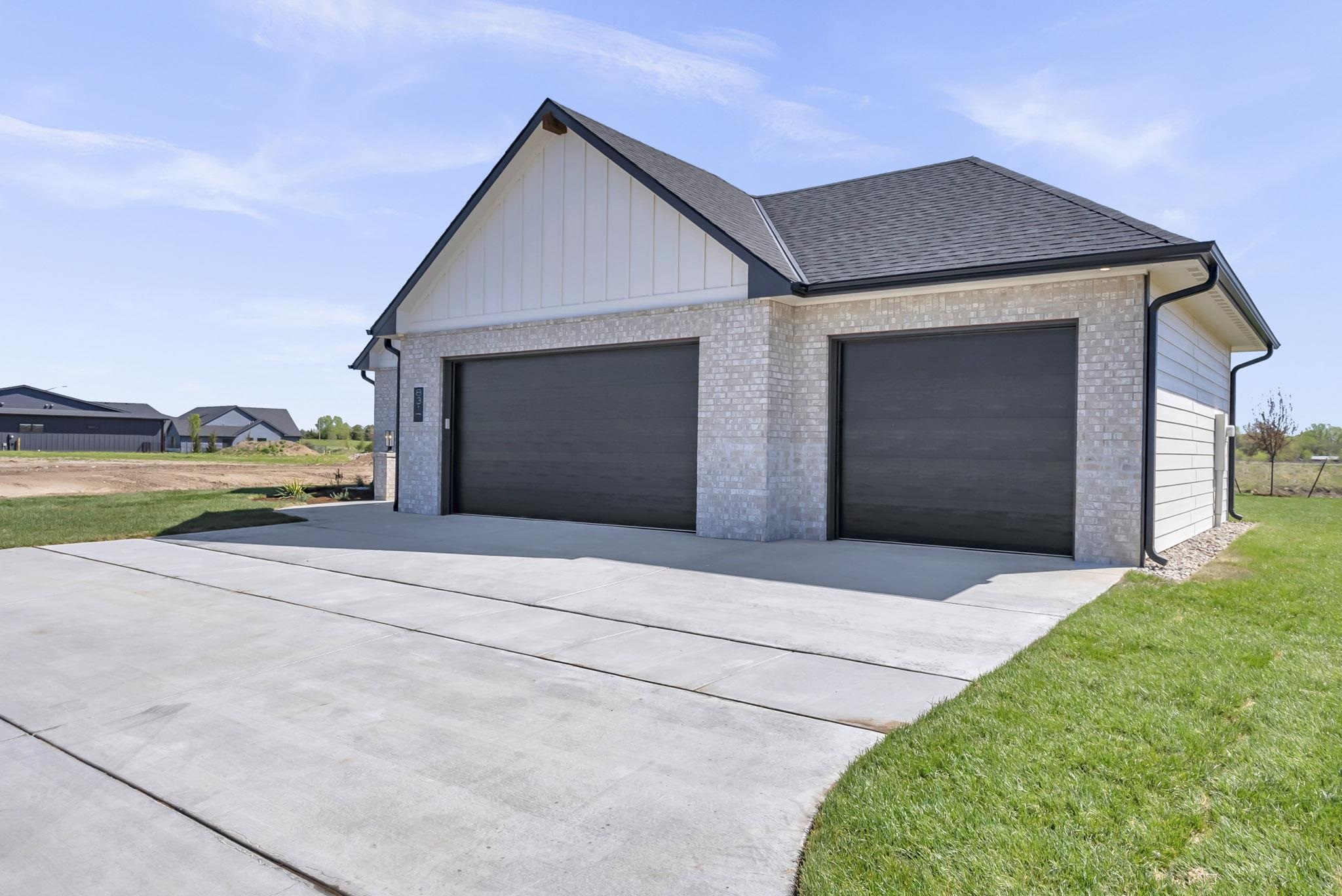 8317 W Waterway Ct Property Photo 3