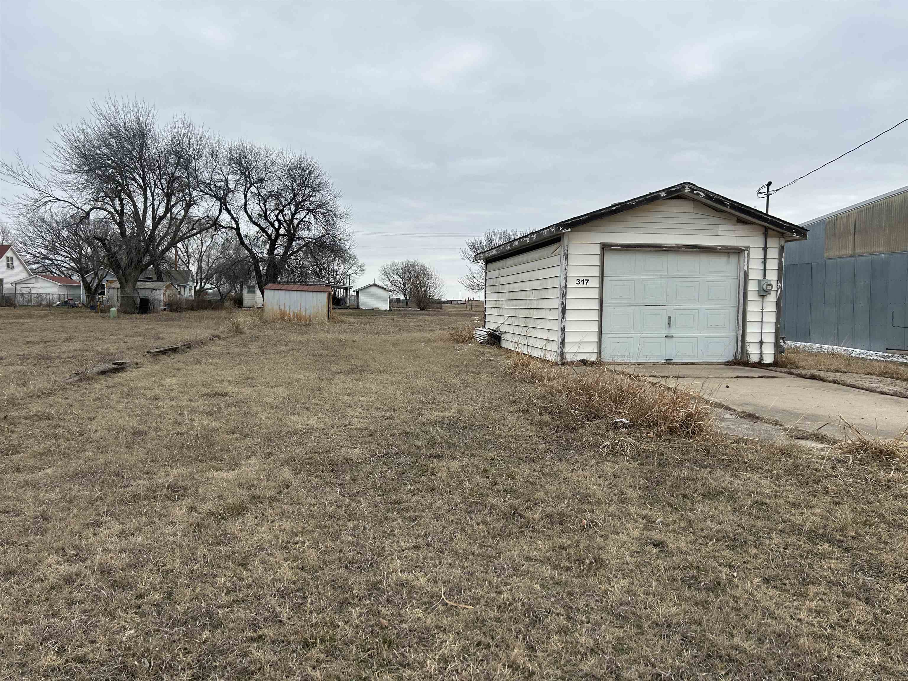 317 S Woodlawn St Property Photo