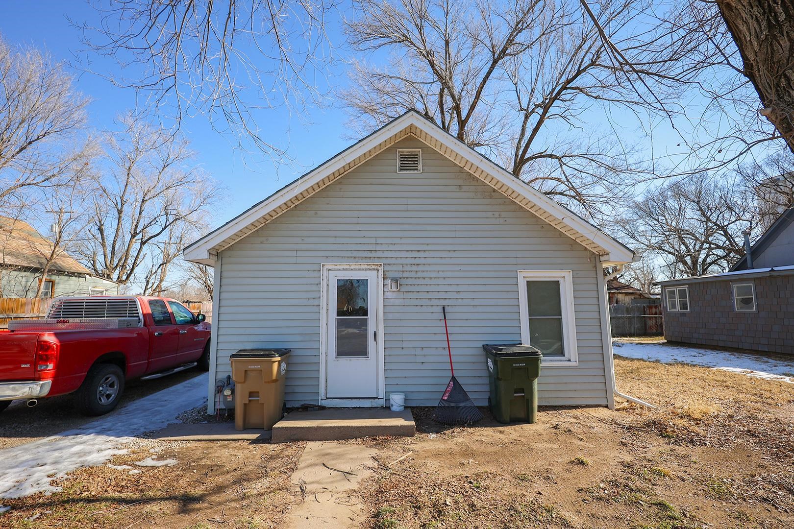 202 Hoagland Property Photo 1