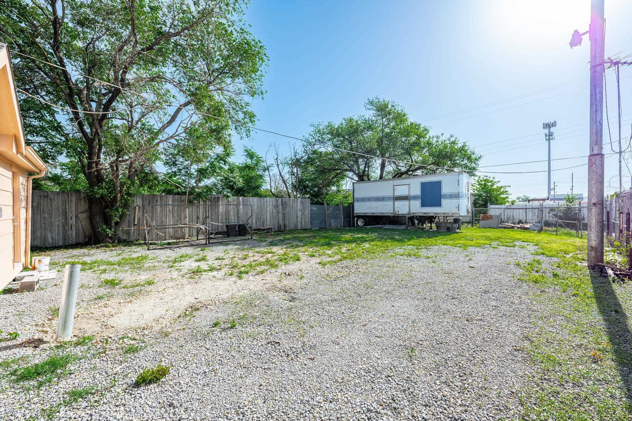 1528 S Walnut St Property Photo 27