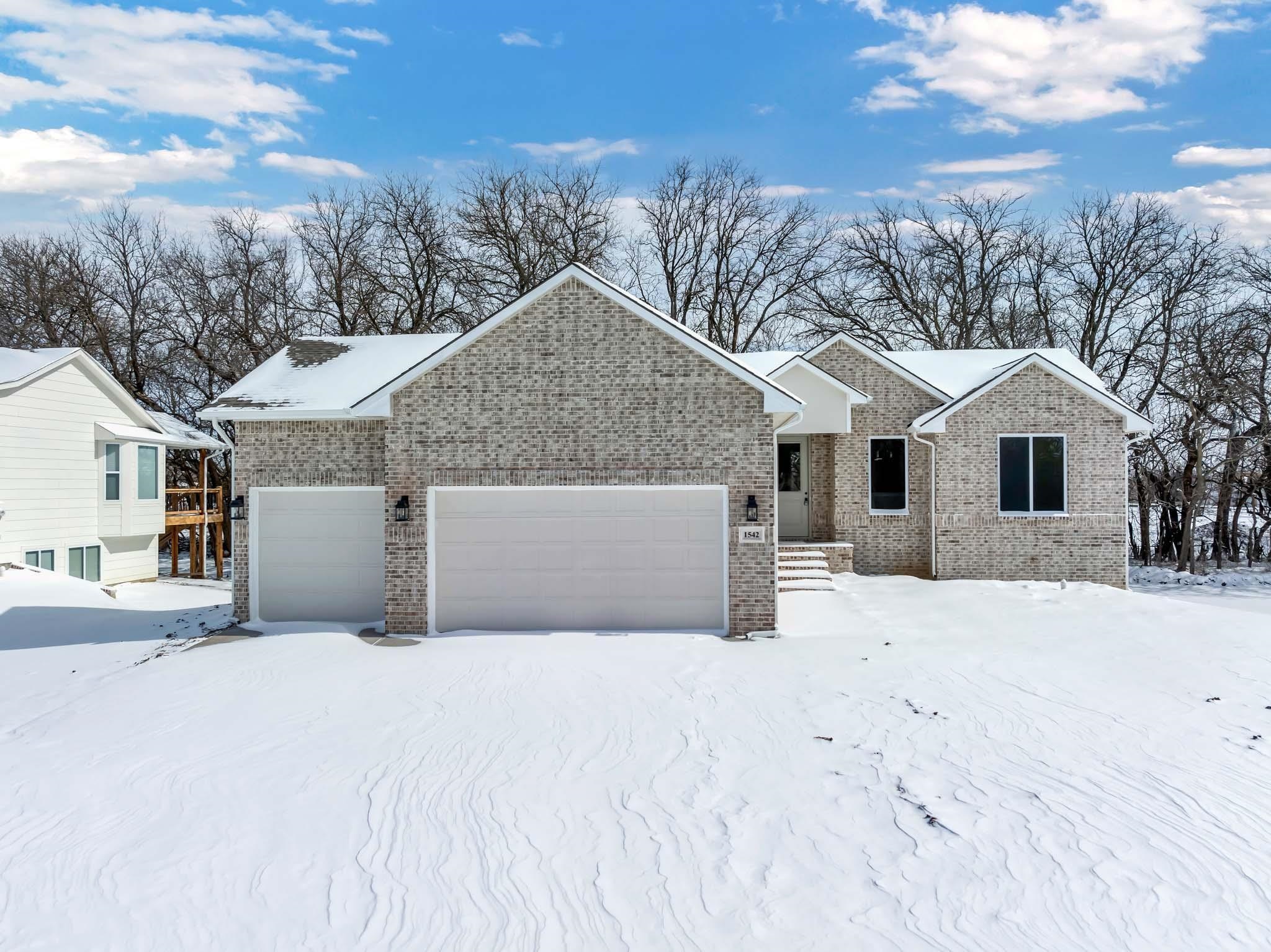 1542 S Meadowhaven St Property Photo