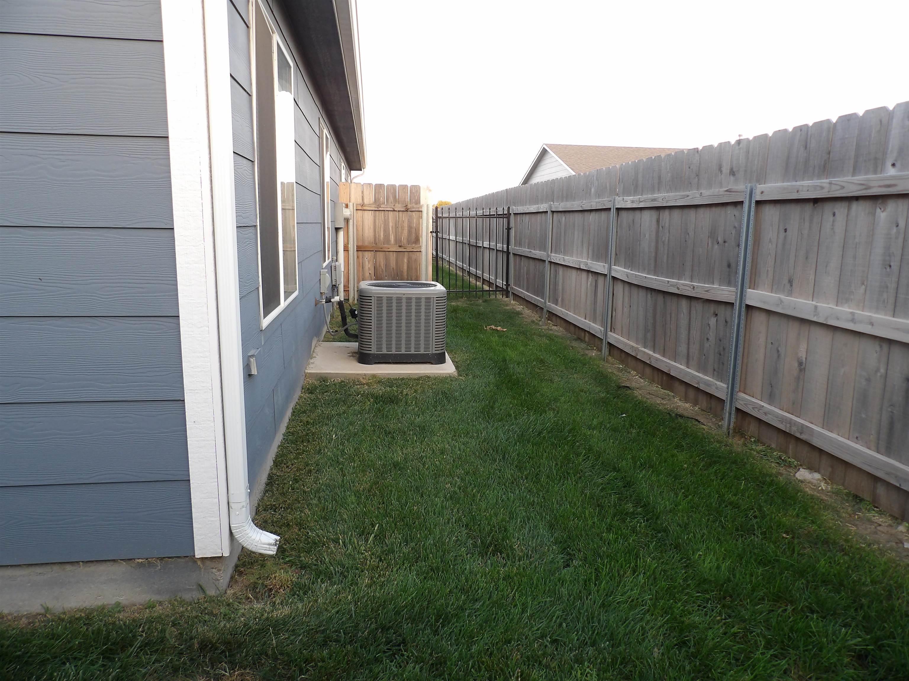 1713-1715 E 69th Ct N Property Photo 15