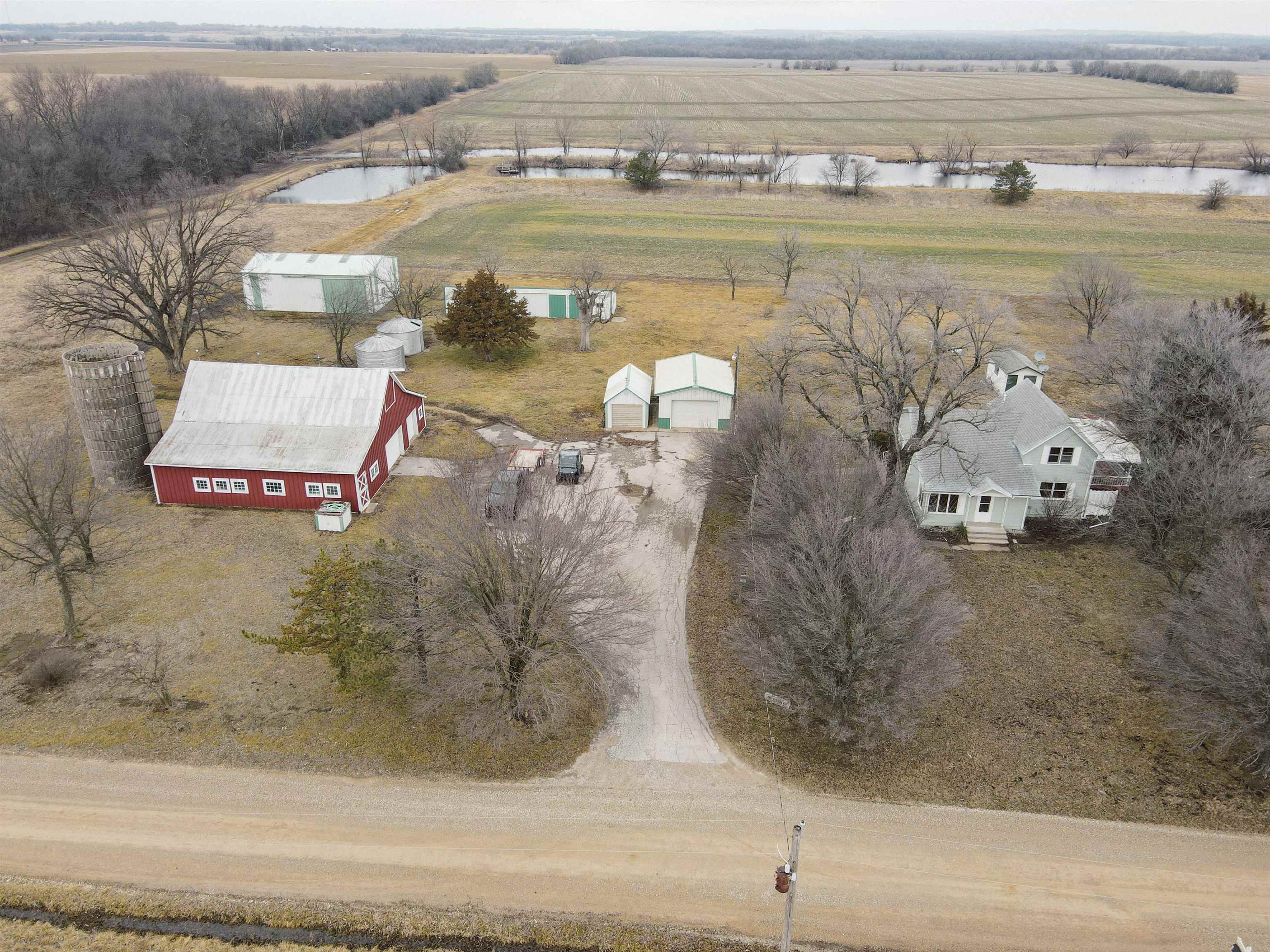 22584 2100 Rd Property Photo 5