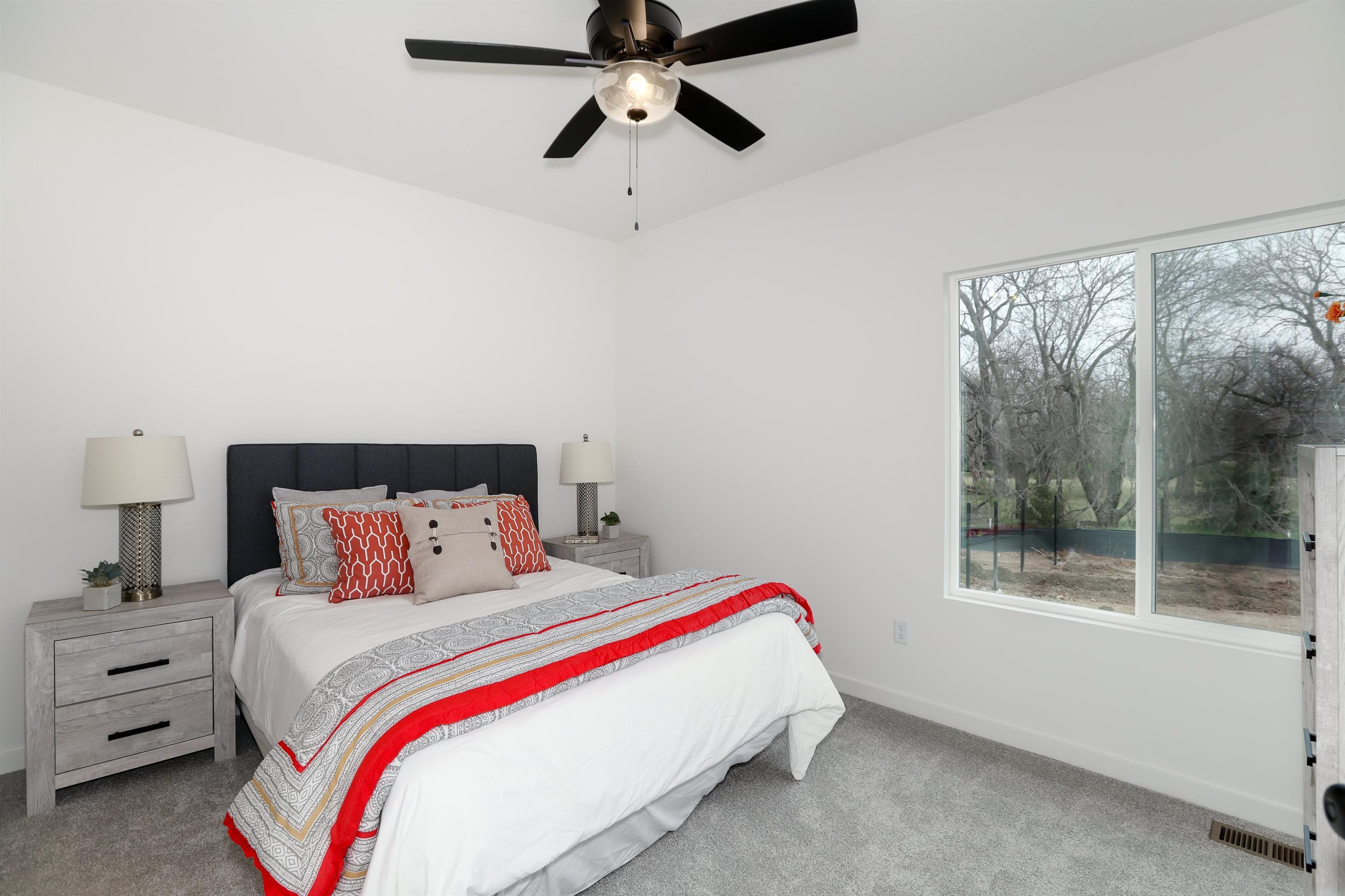 5385-5387 Pinecrest Ct Property Photo 14