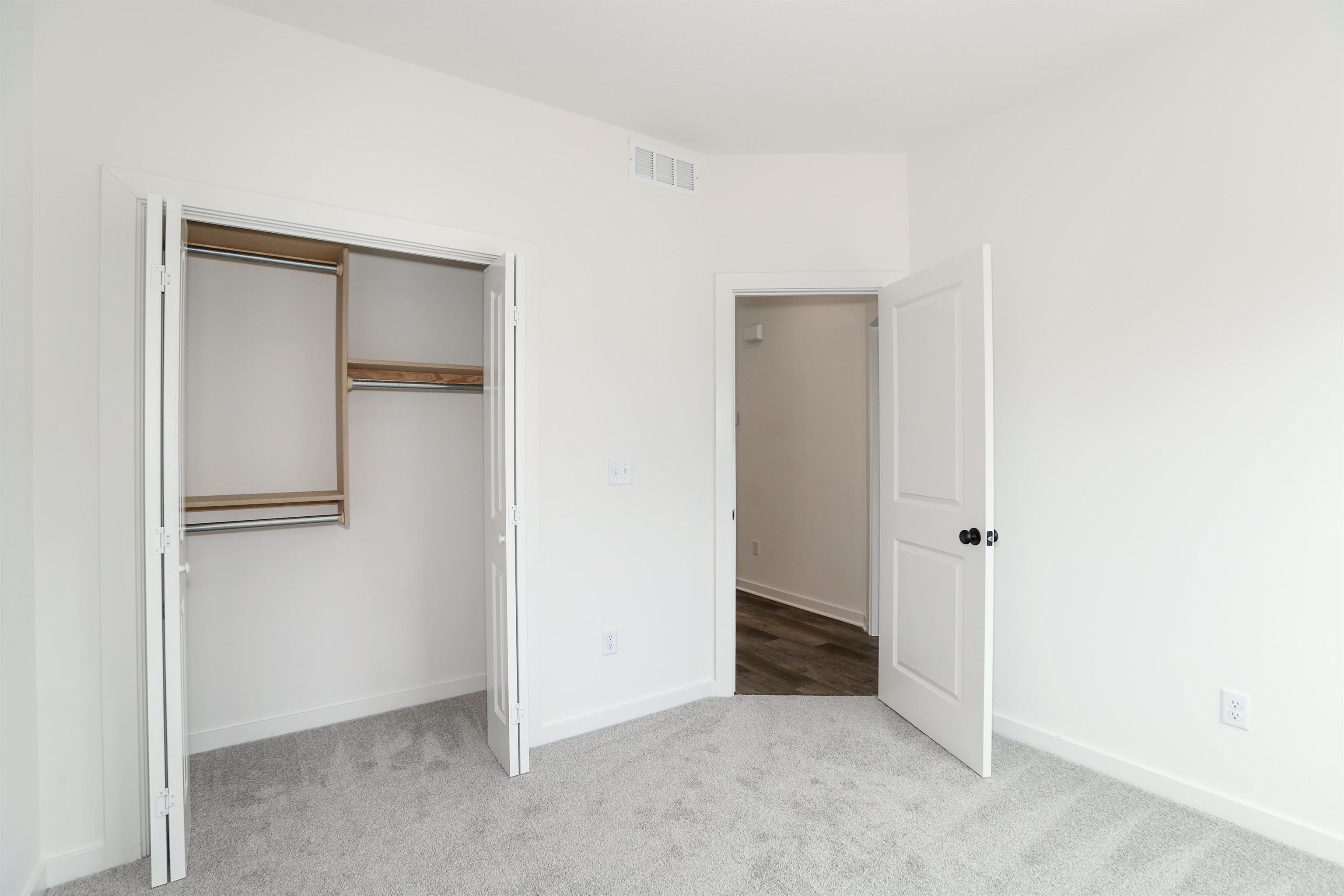 5385-5387 Pinecrest Ct Property Photo 21
