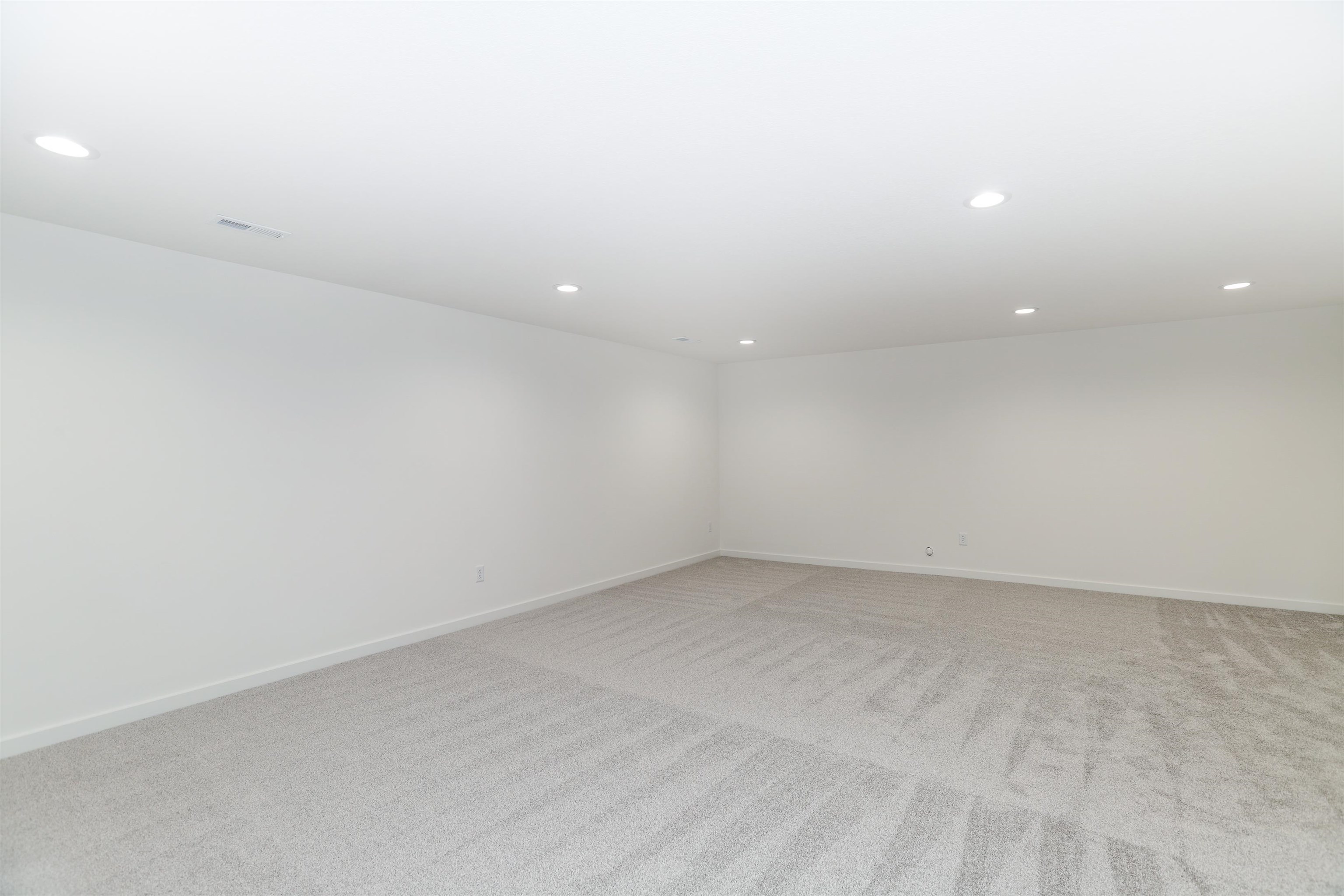 5385-5387 Pinecrest Ct Property Photo 27