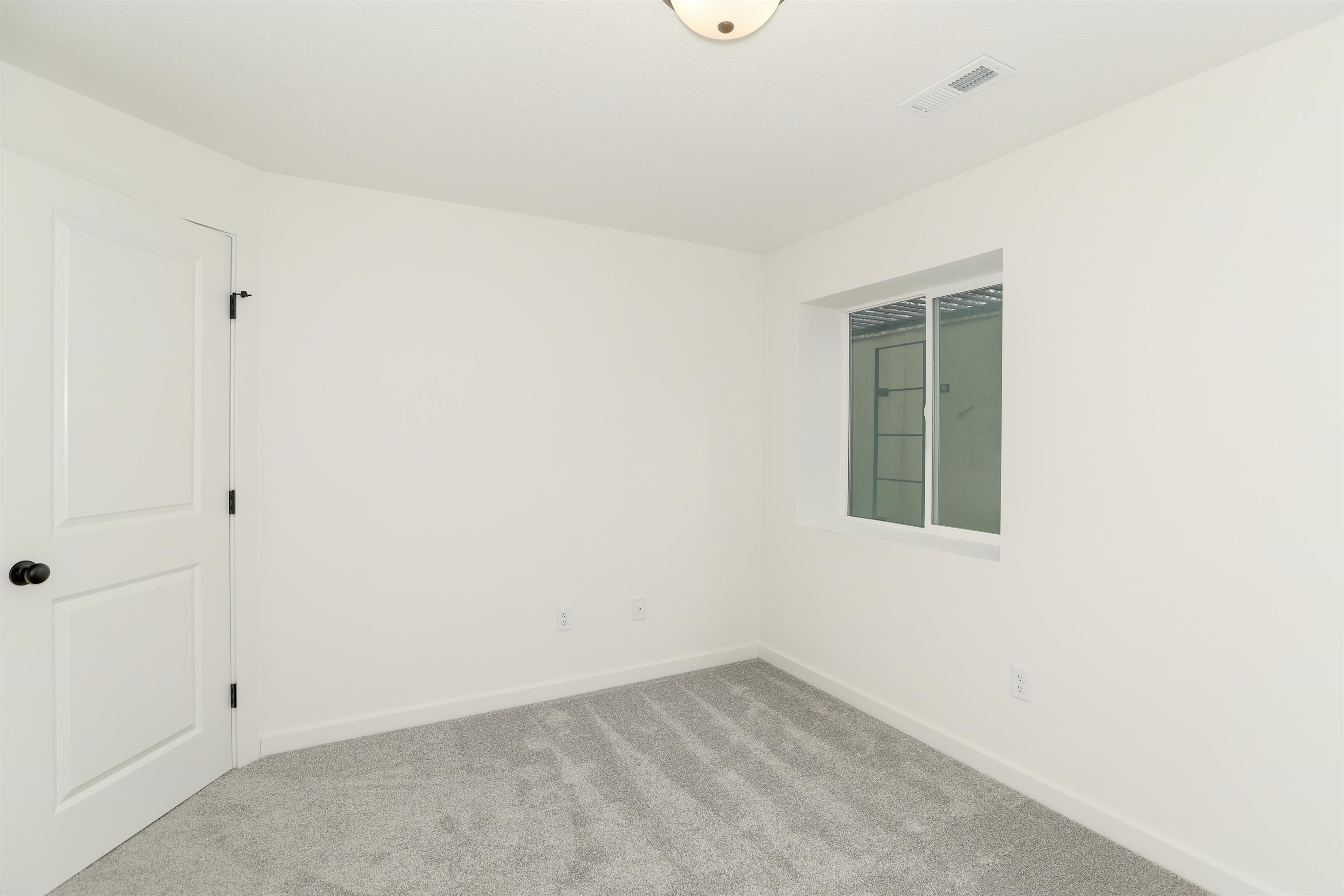 5385-5387 Pinecrest Ct Property Photo 29