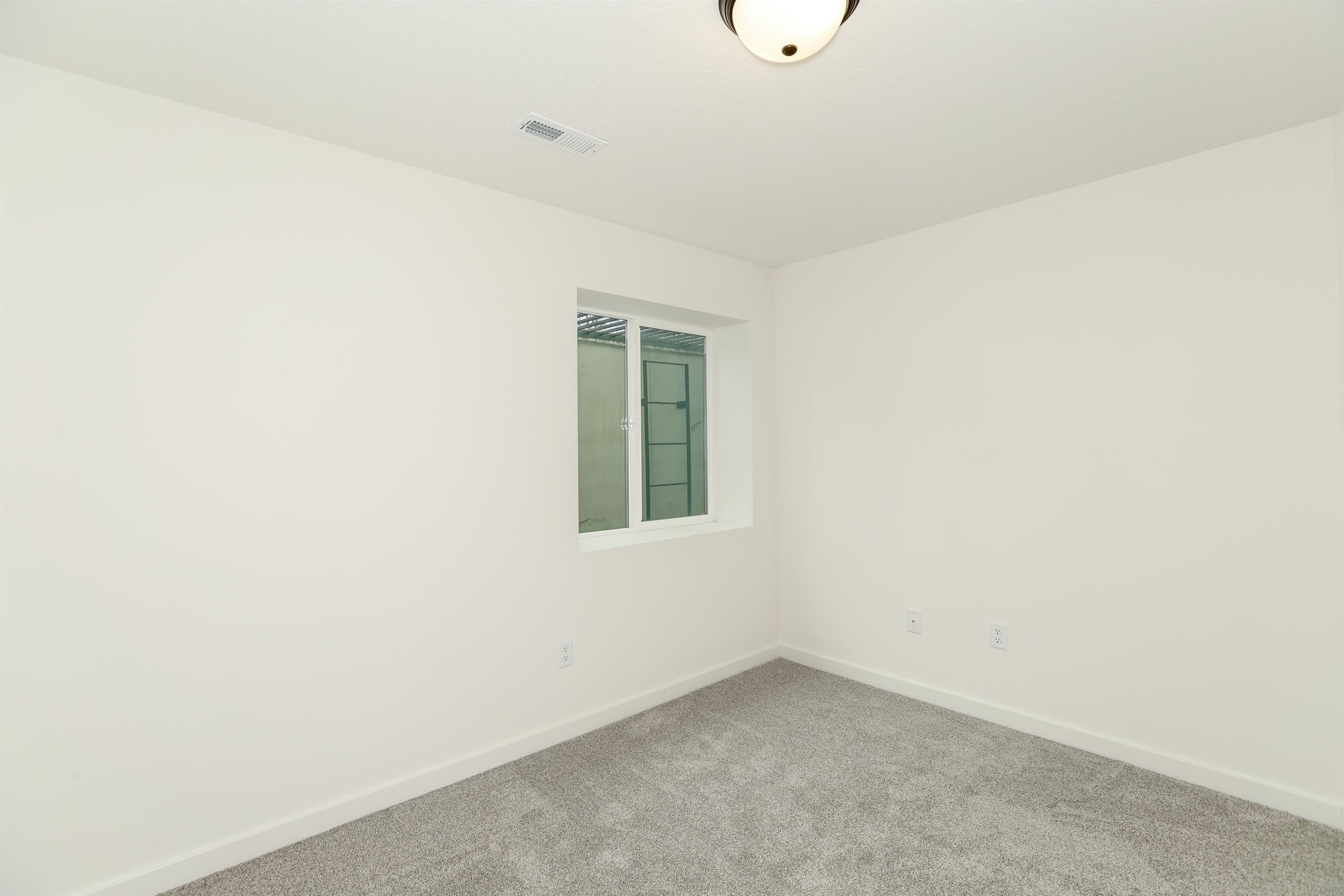 5385-5387 Pinecrest Ct Property Photo 31