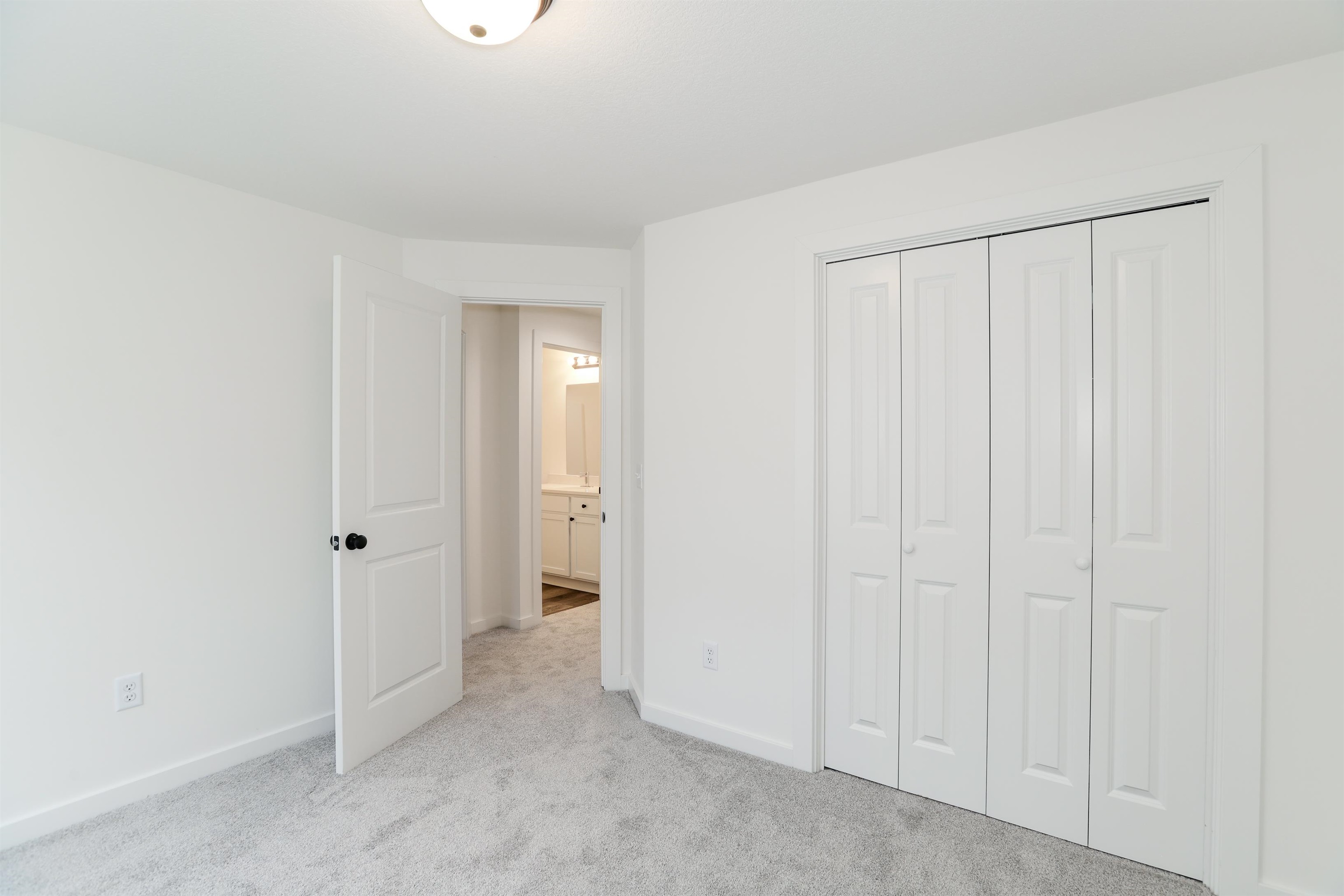 5385-5387 Pinecrest Ct Property Photo 32