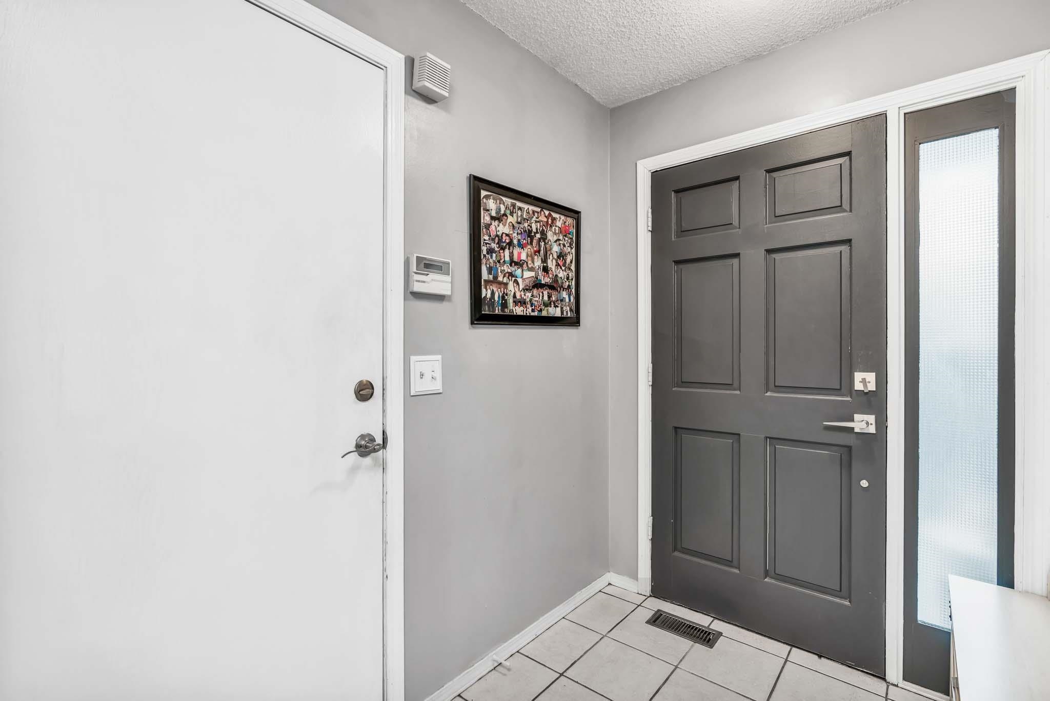 1126 N Bayshore Dr Property Photo 4