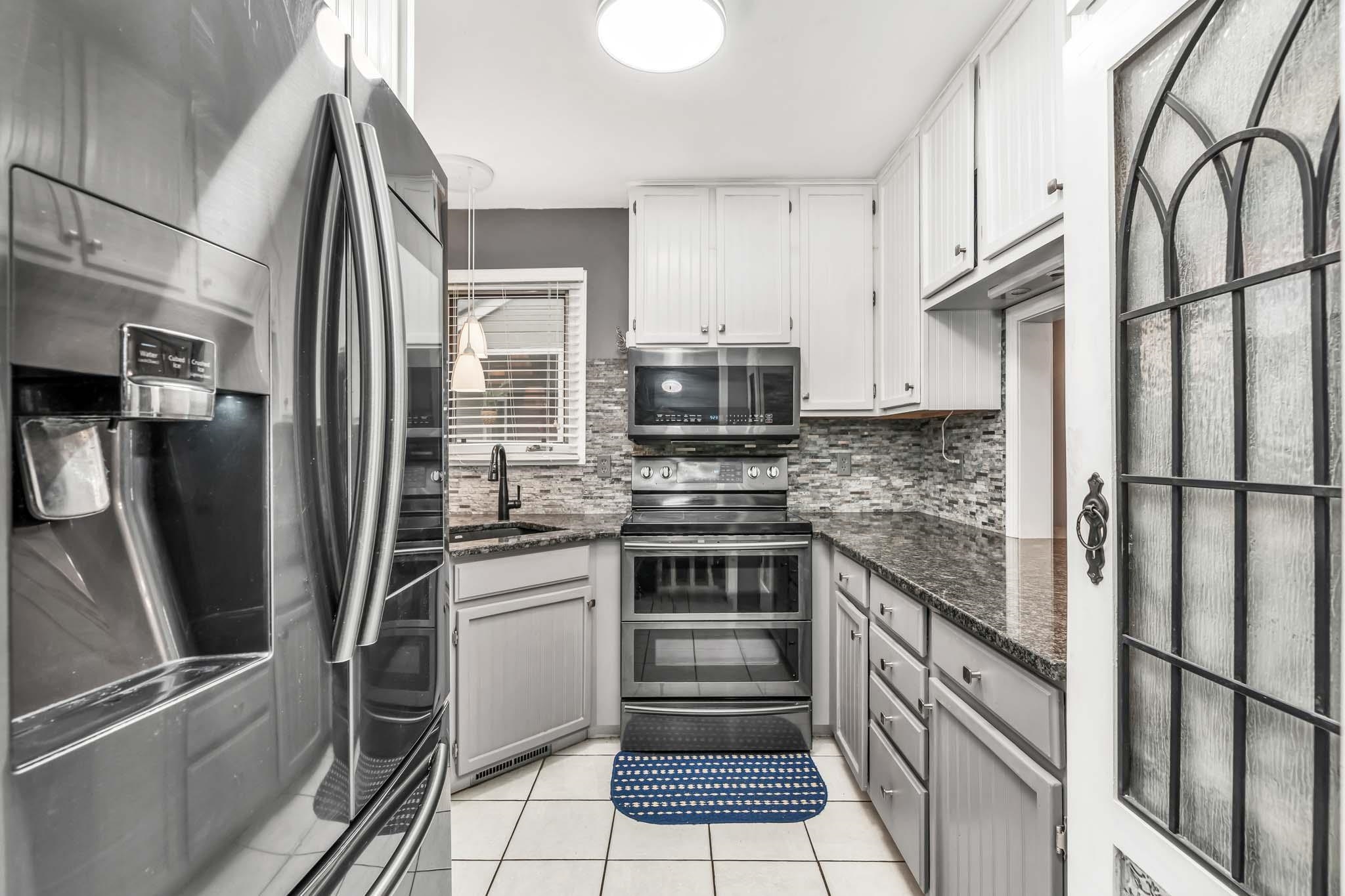1126 N Bayshore Dr Property Photo 6