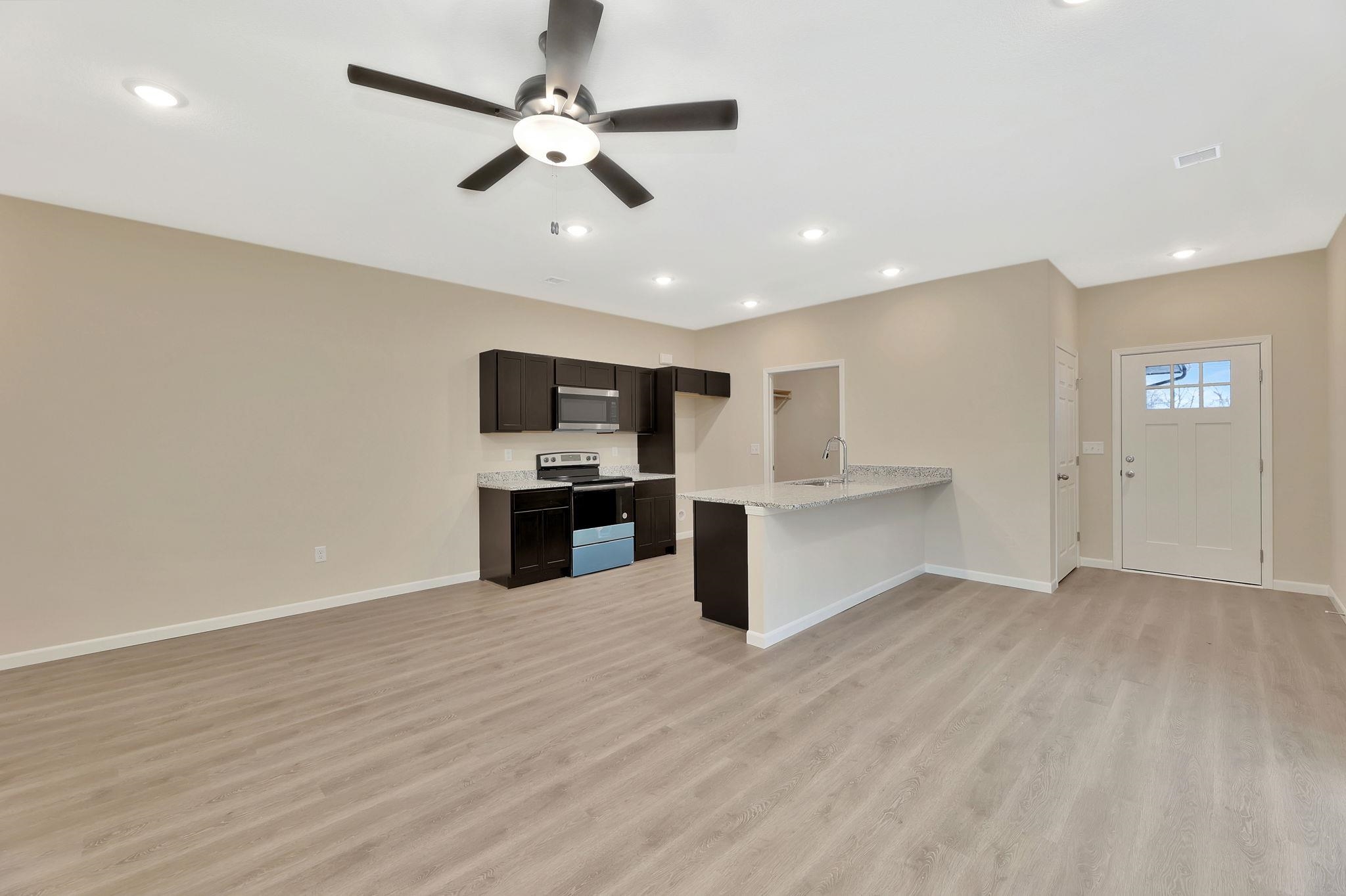 341 N Joann Property Photo 6