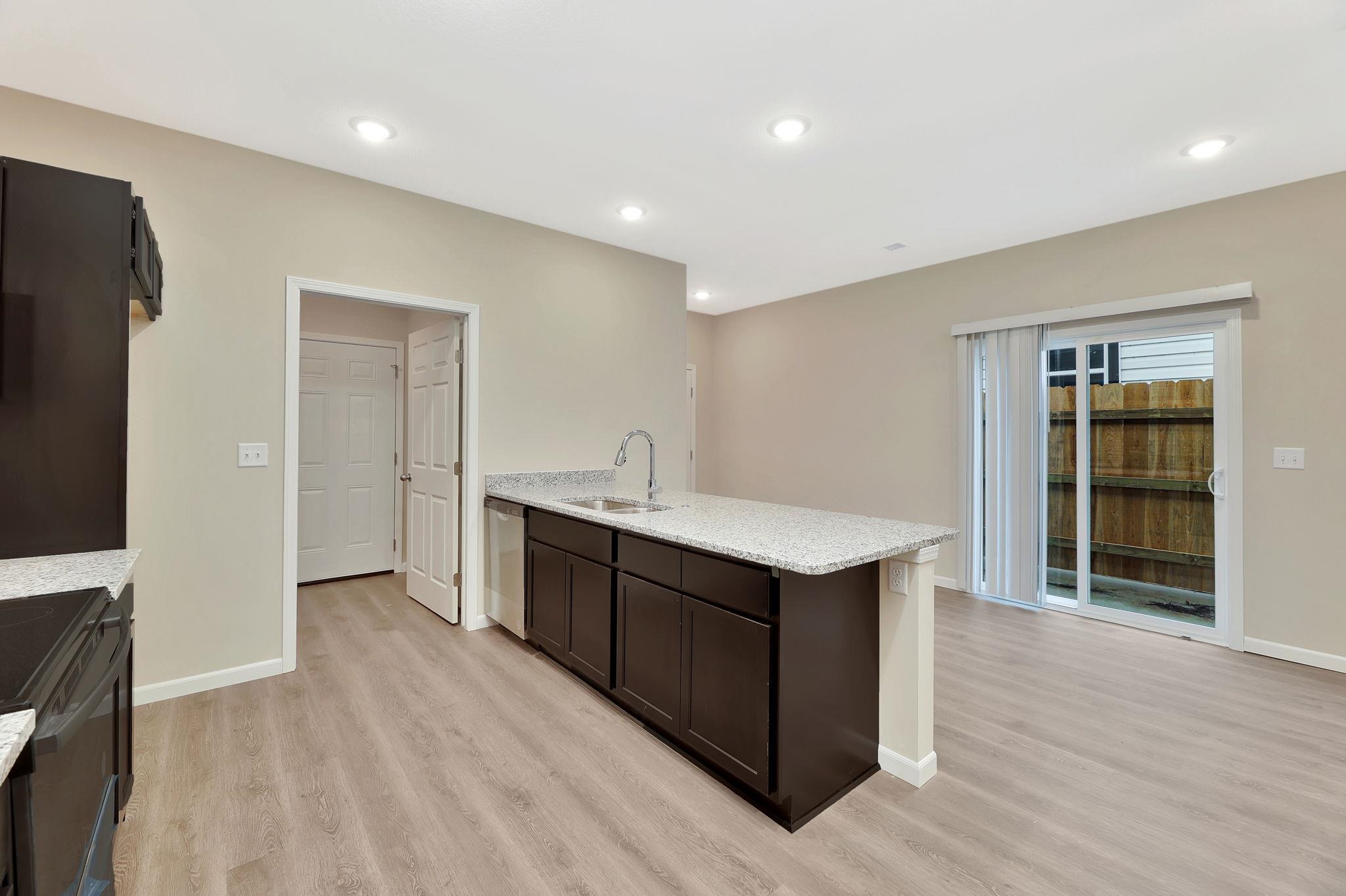 341 N Joann Property Photo 11