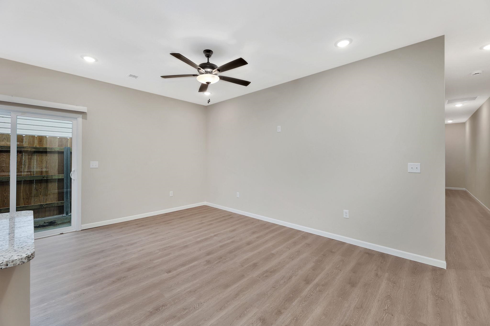 341 N Joann Property Photo 18