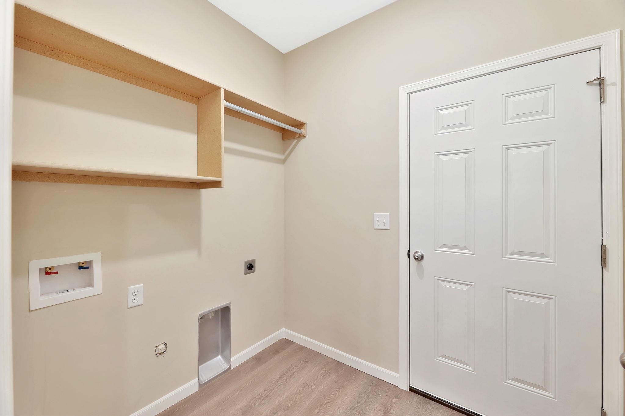 341 N Joann Property Photo 19