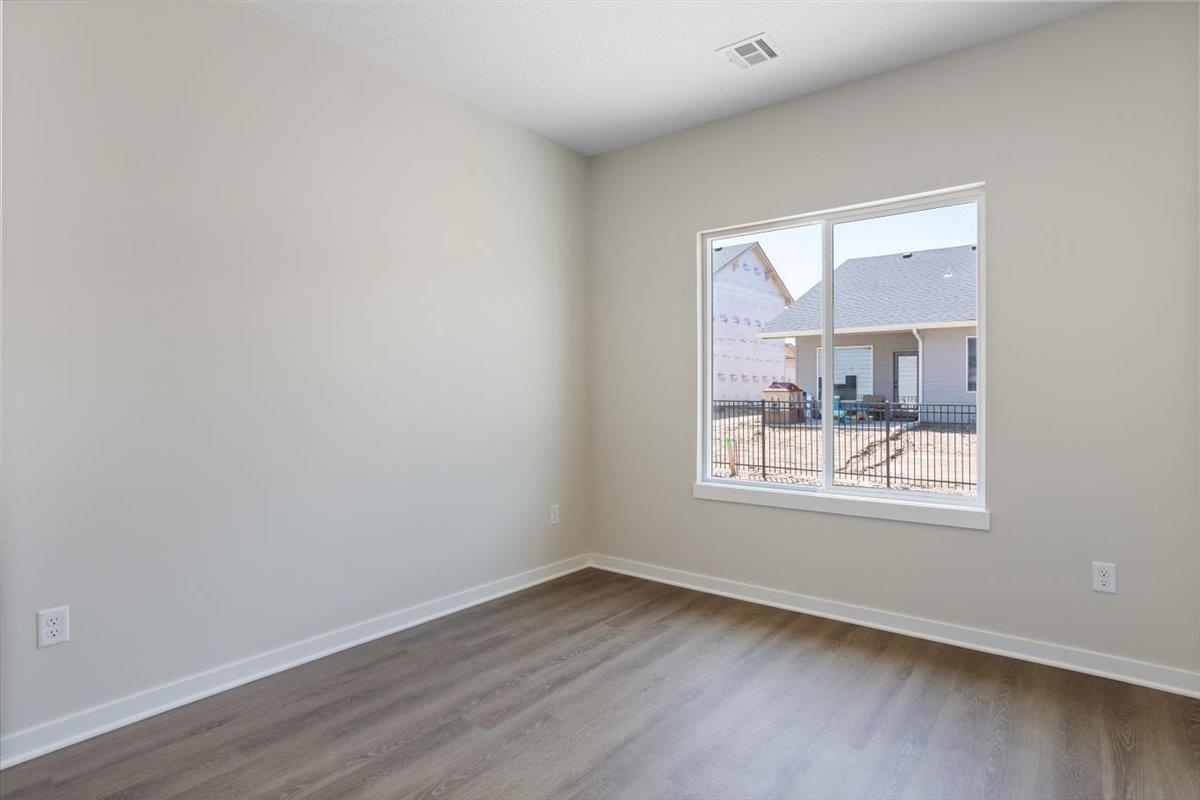 12209-12211 W Fennec St Property Photo 9