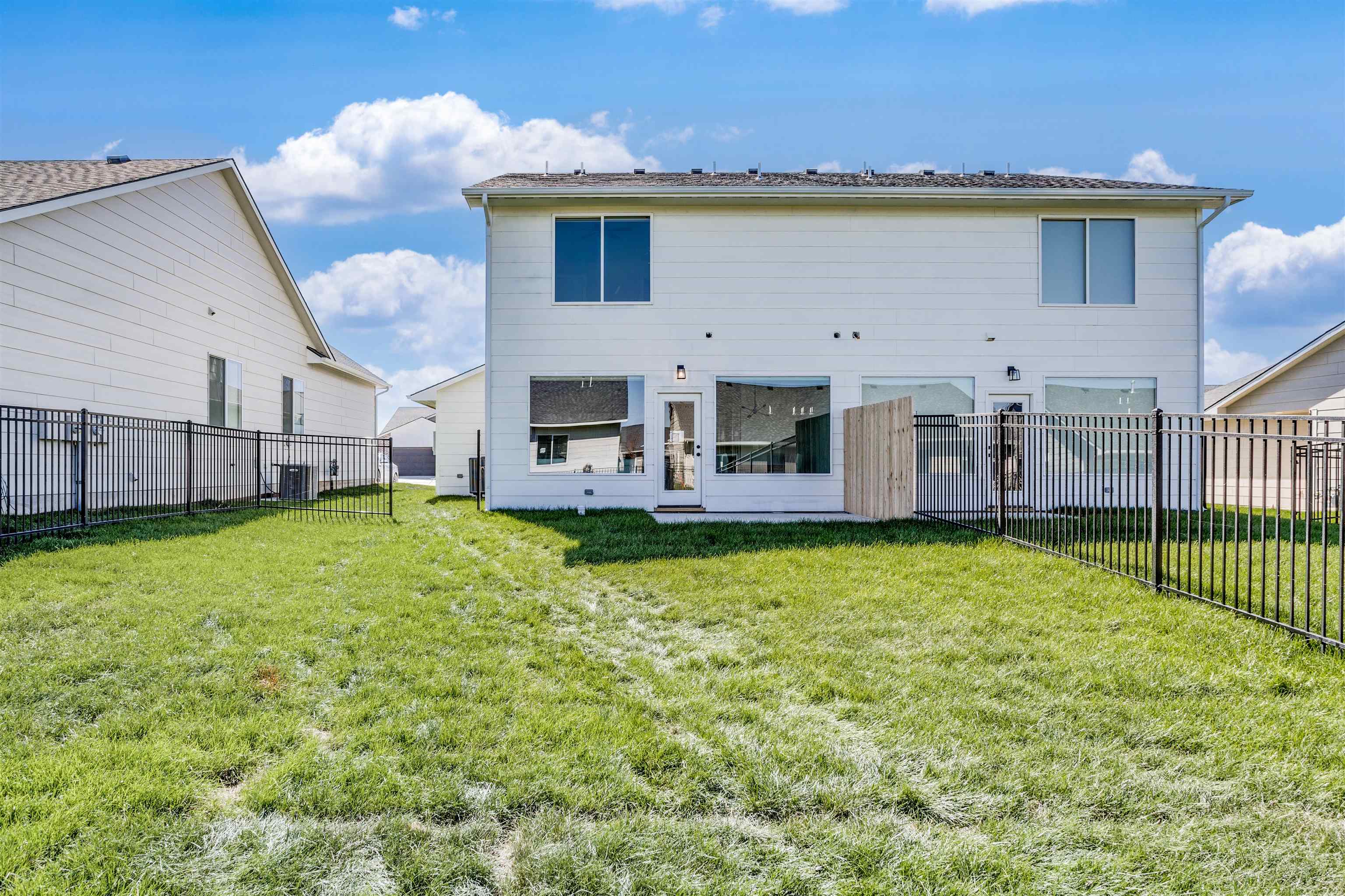 12177 W Fennec St Property Photo 14