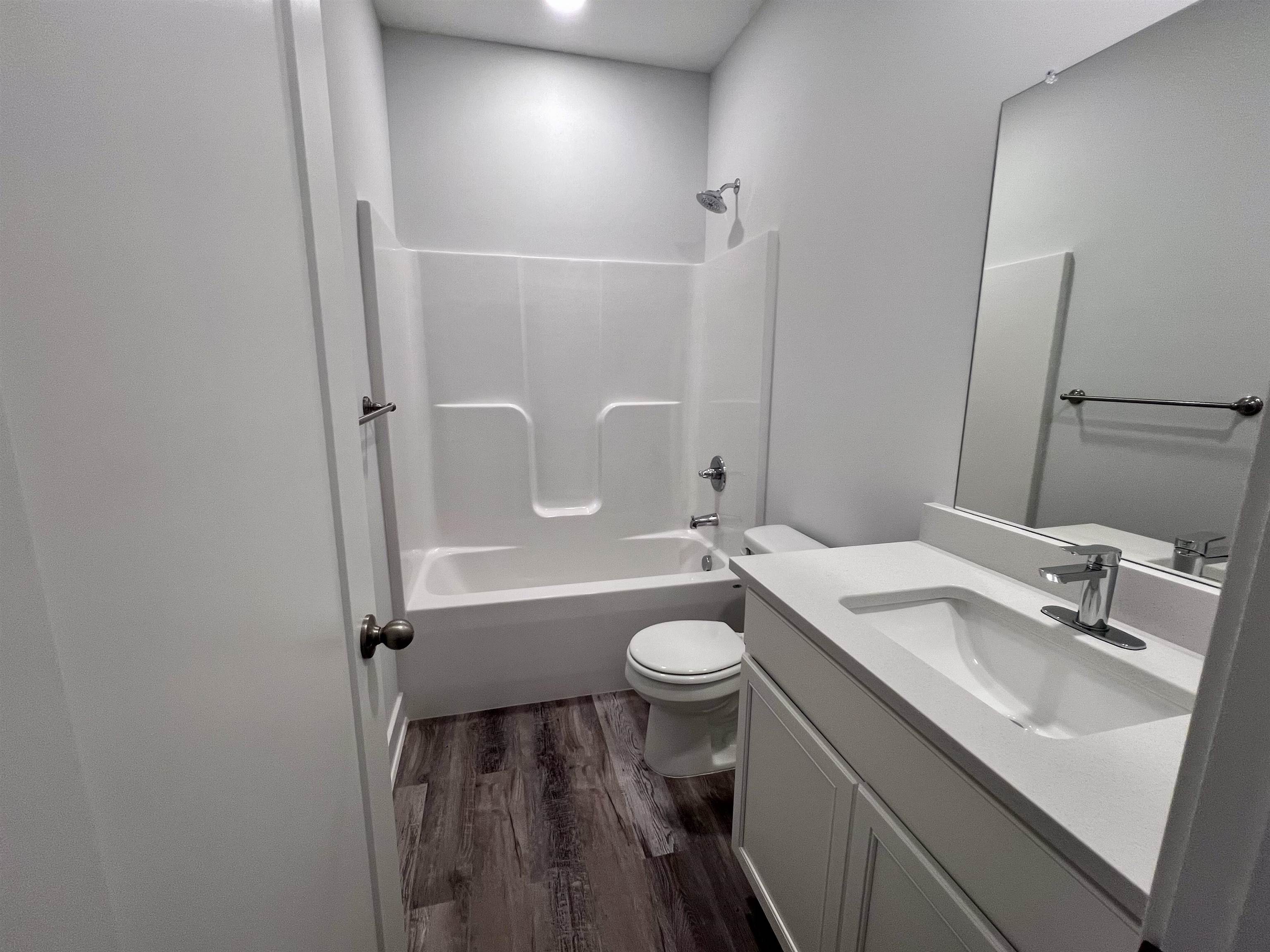12124-26 W 33rd Street N Property Photo 9