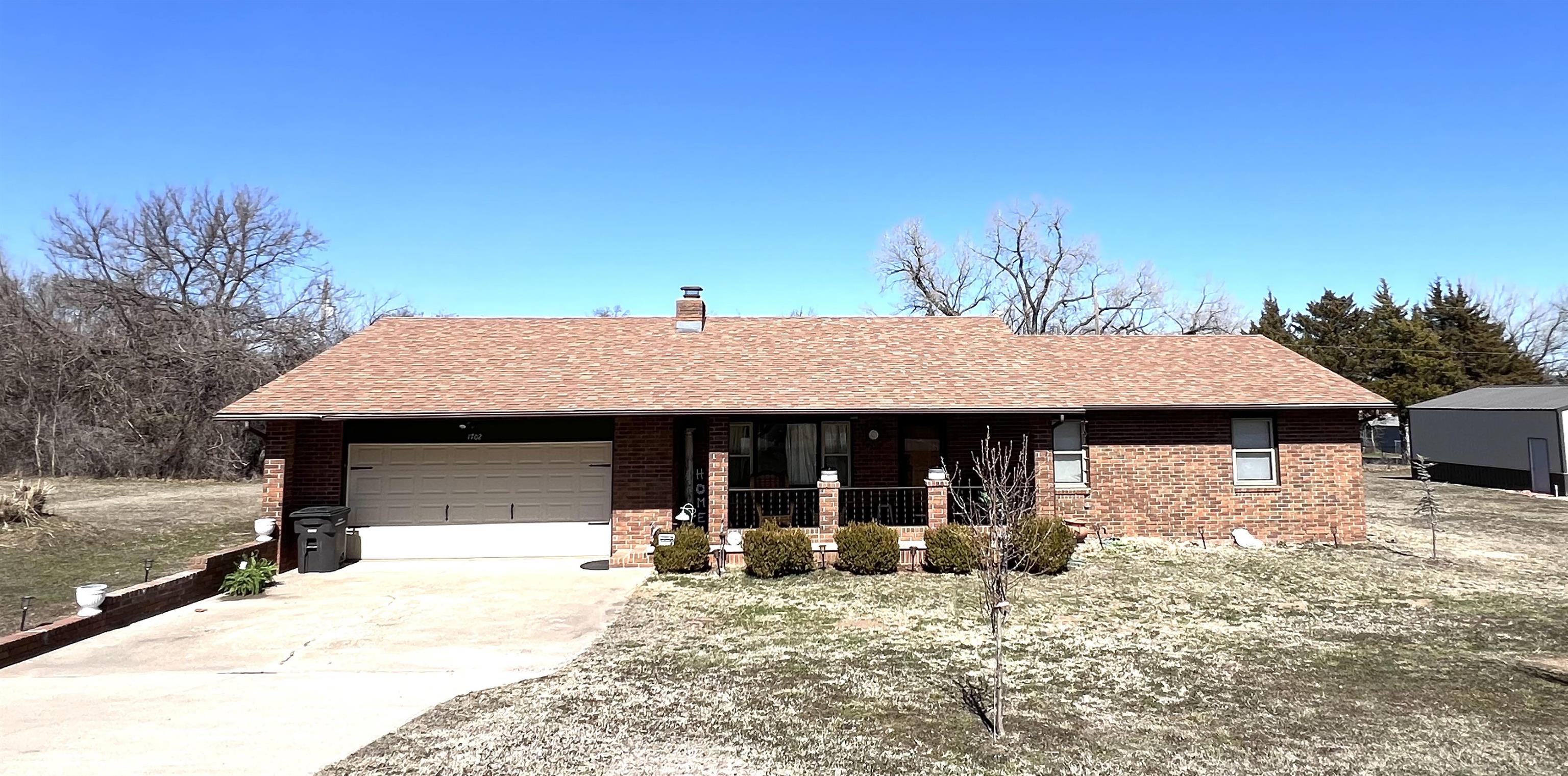 1702 Mullins Way Property Photo