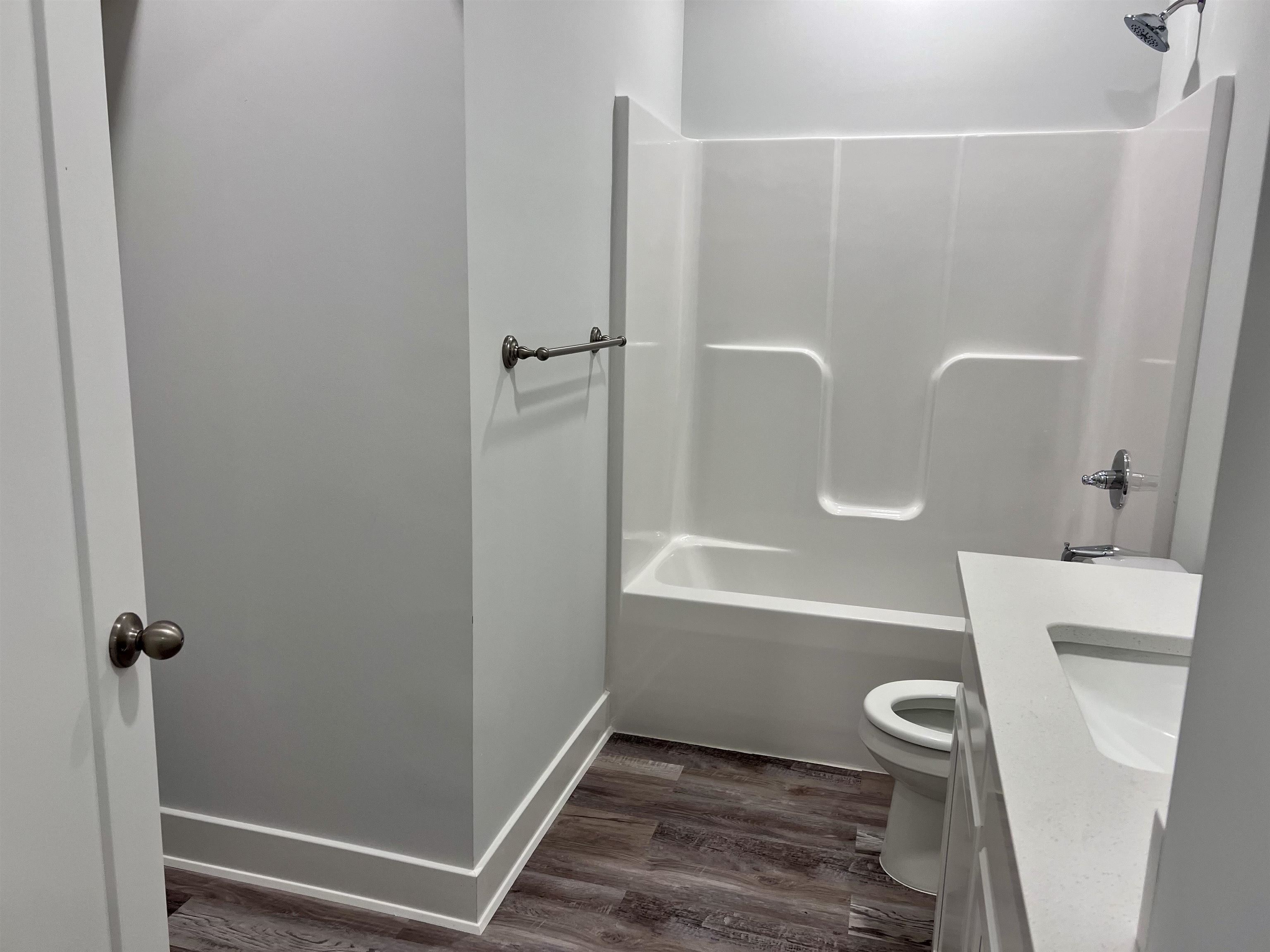 12130-32 W 33rd Street N Property Photo 5