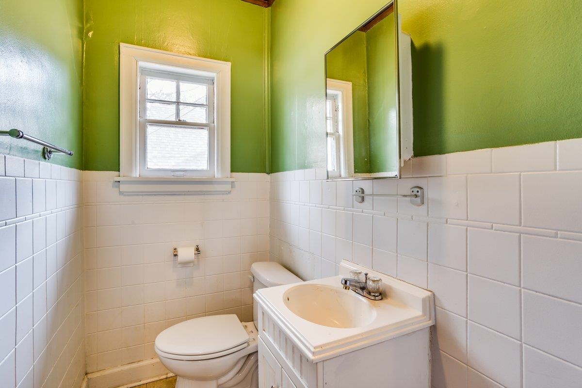 501 N Crestway St Property Photo 9