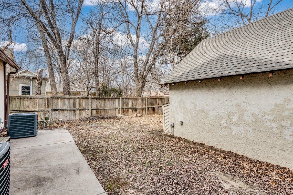 501 N Crestway St Property Photo 13