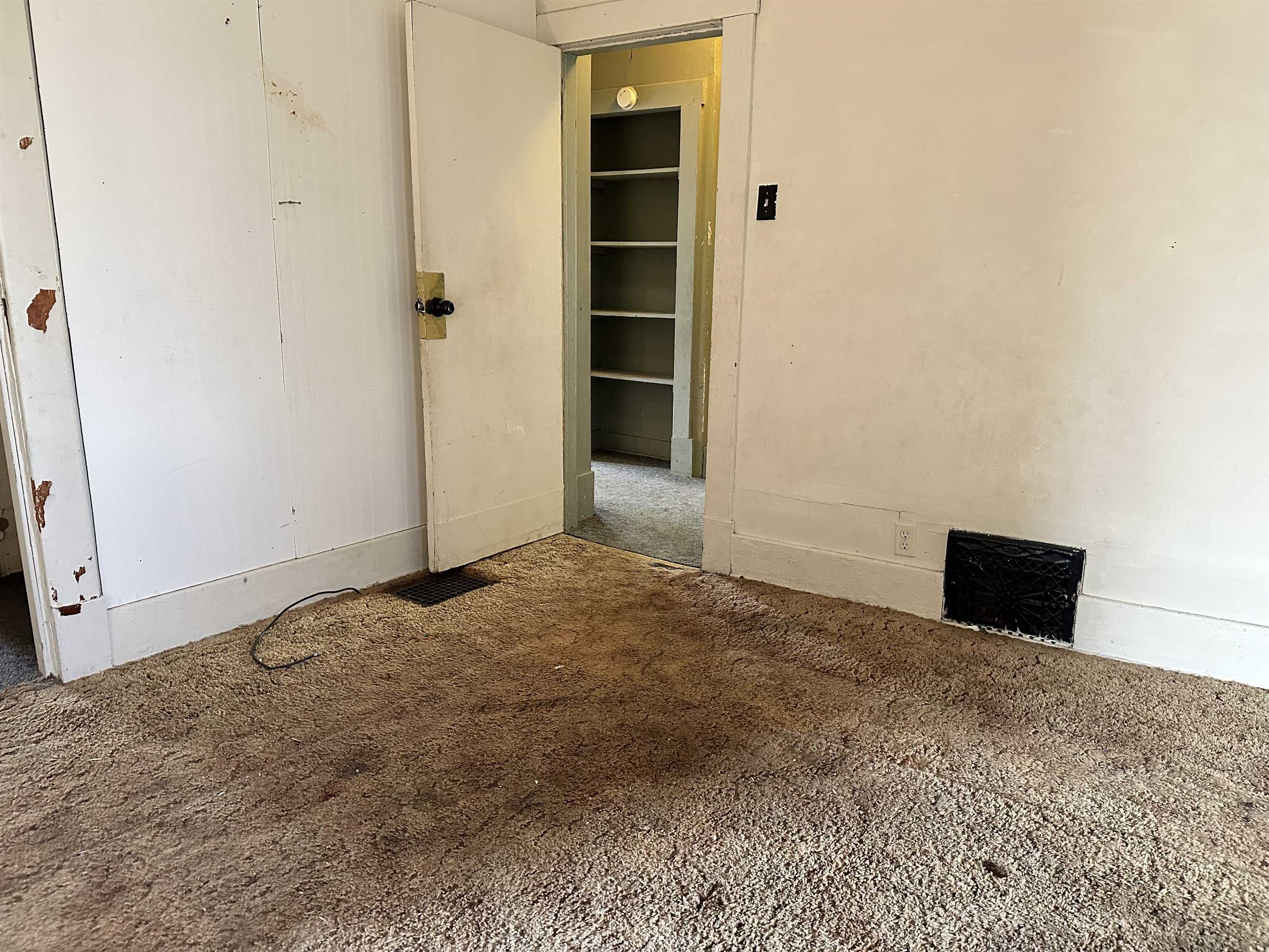 110 N College Ave Property Photo 8