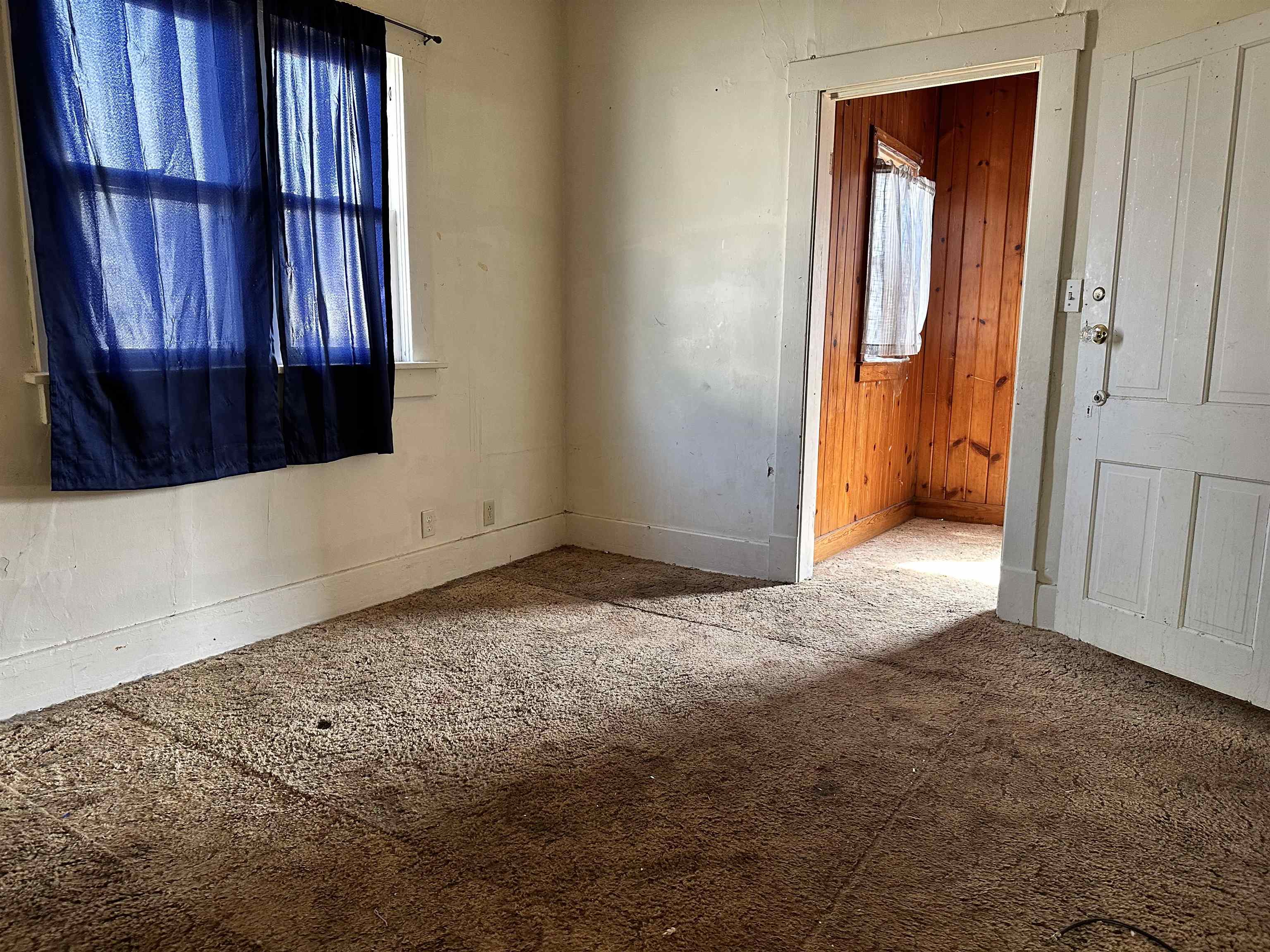 110 N College Ave Property Photo 9