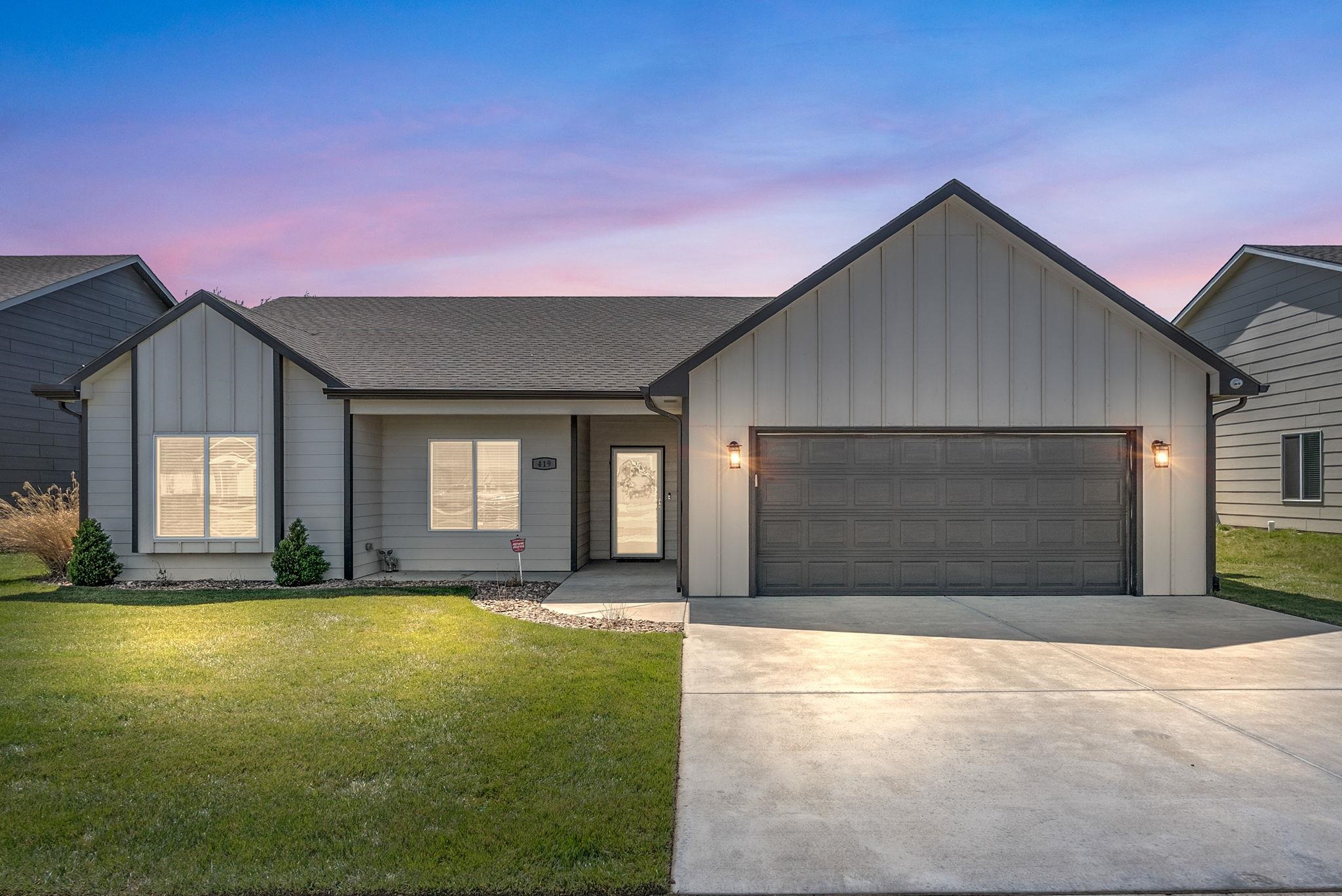 419 S Sweetwater Rd Property Photo