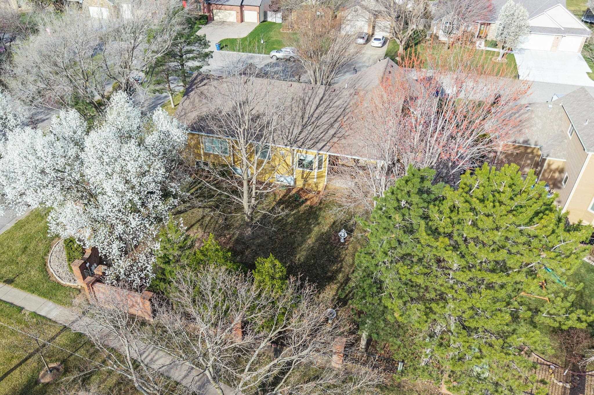 126 S Coach House Rd Property Photo 33