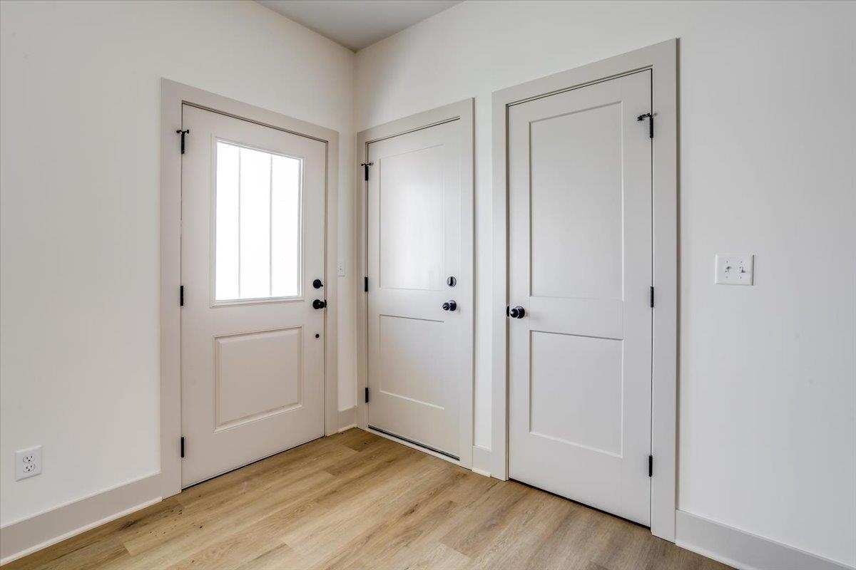 5551 Wandering Way Property Photo 4