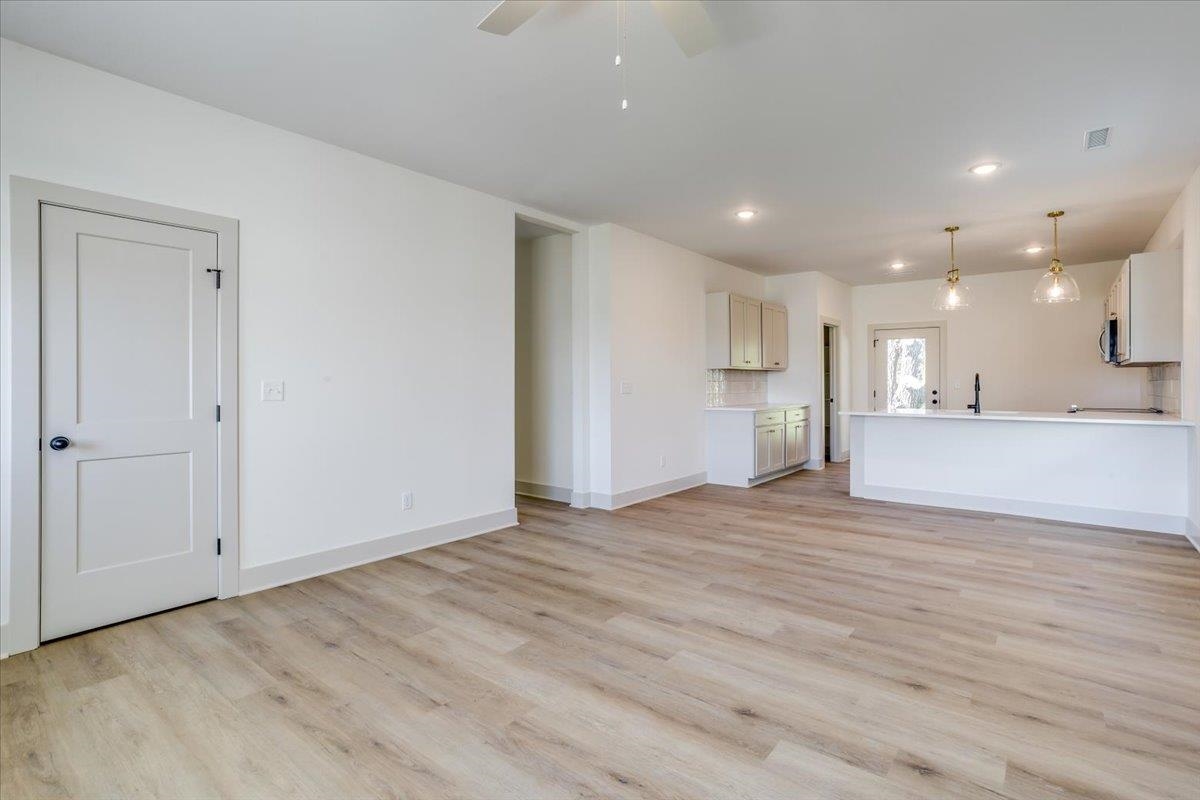 5551 Wandering Way Property Photo 6