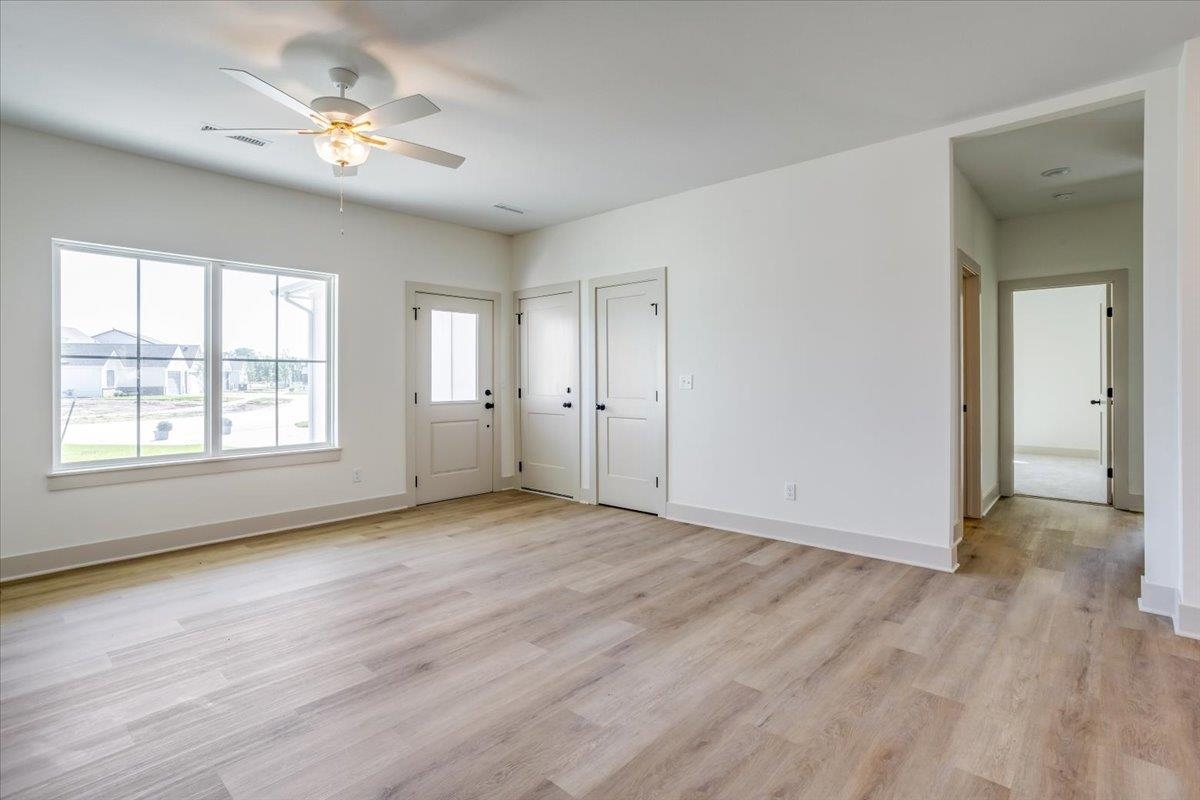 5551 Wandering Way Property Photo 7